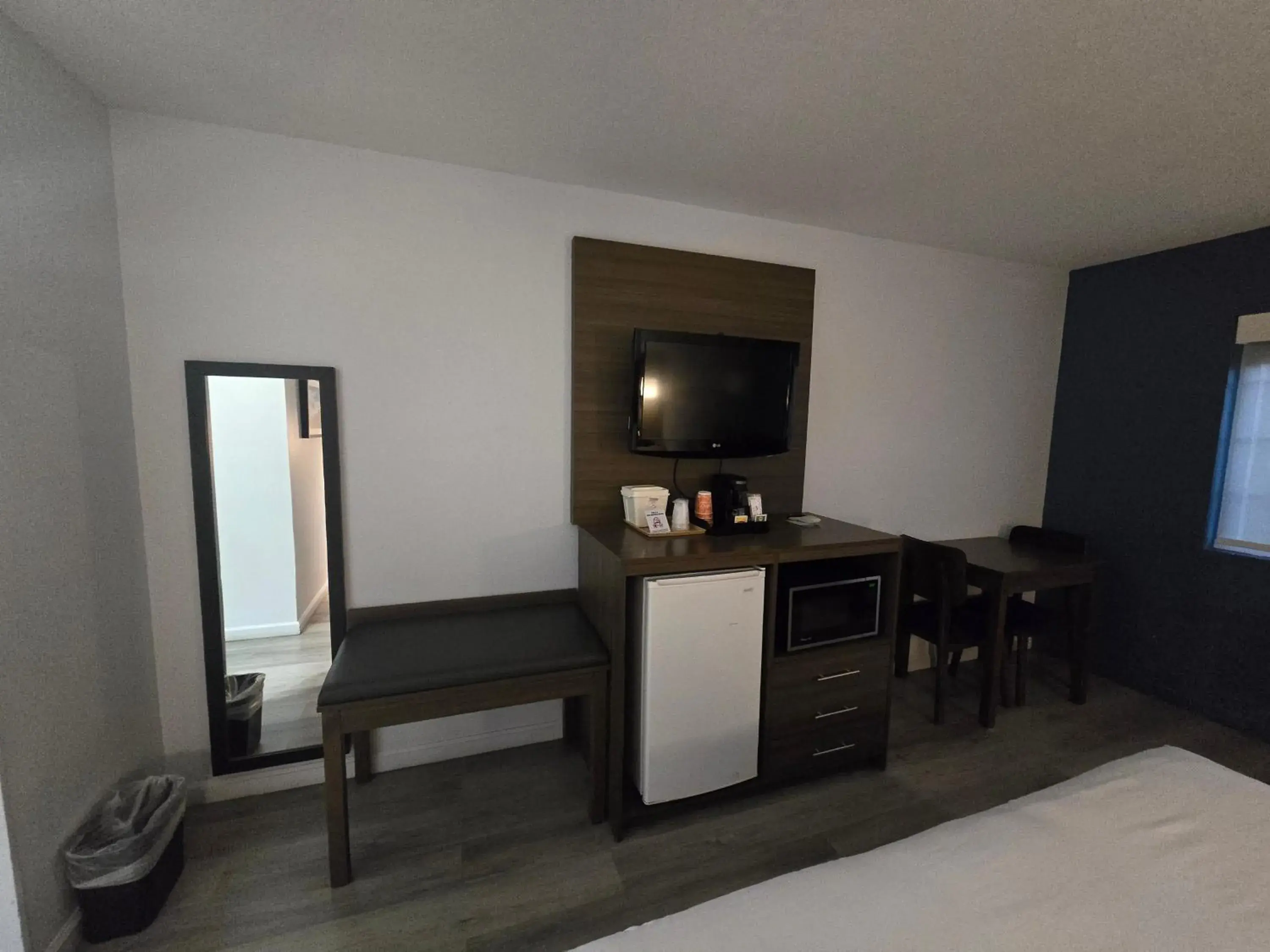 King Room - Non-Smoking in Quality Inn & Suites Tulare King Room - Non-Smoking in Quality Inn & Suites Tulare