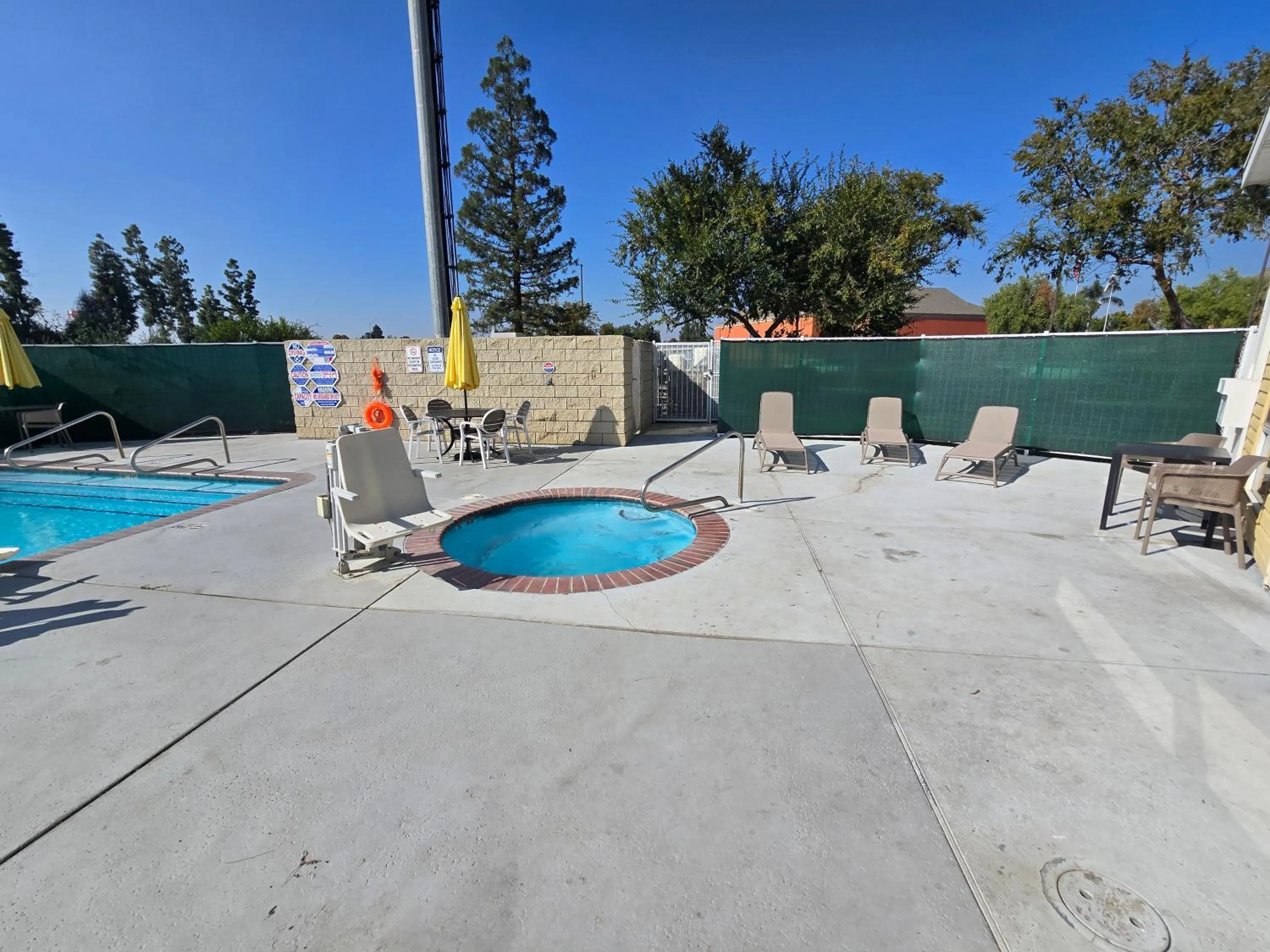 Hot Tub in Quality Inn & Suites Tulare
