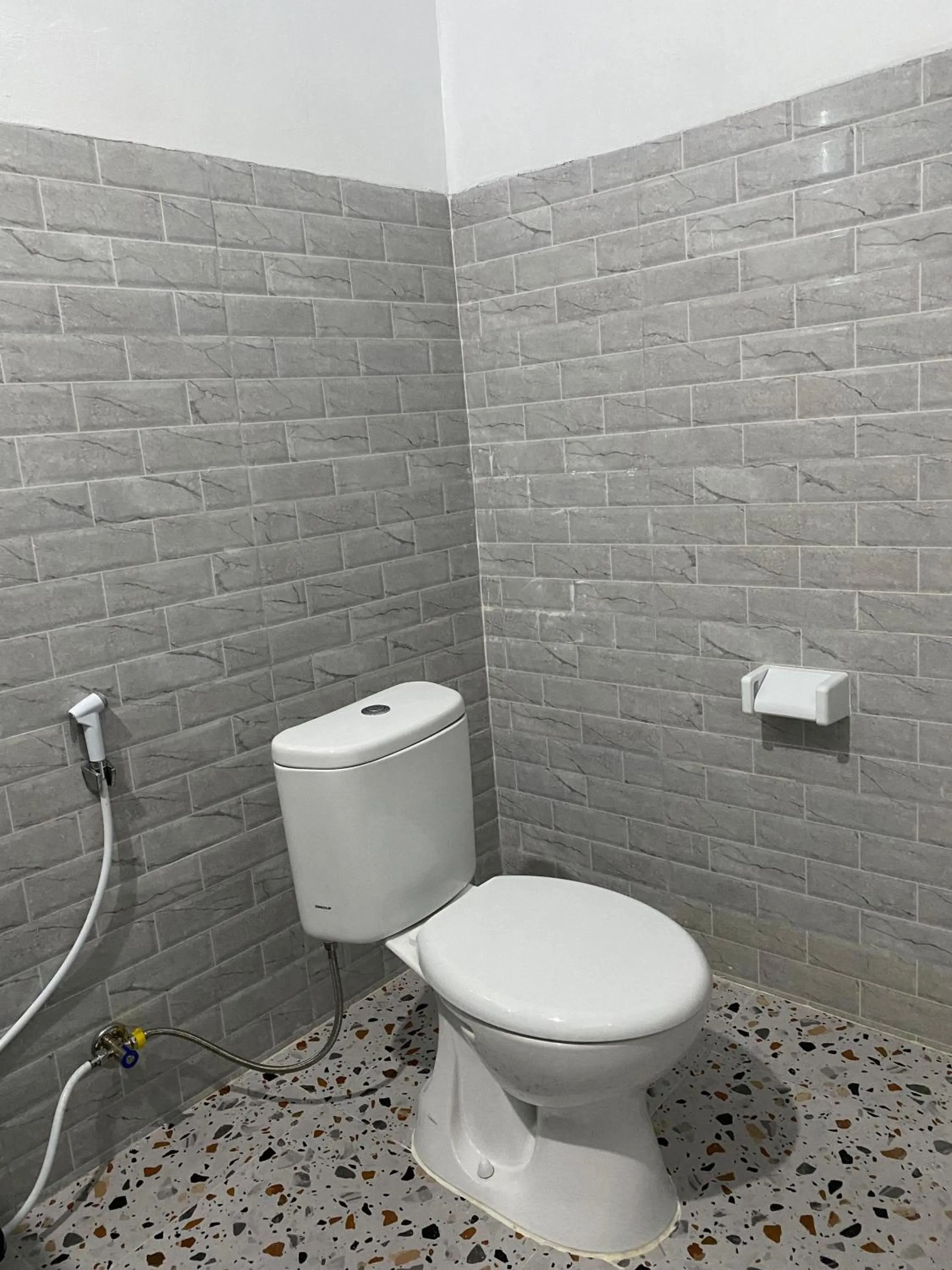 COCONUT BEACH BUNGALOWs & WARUNG 2