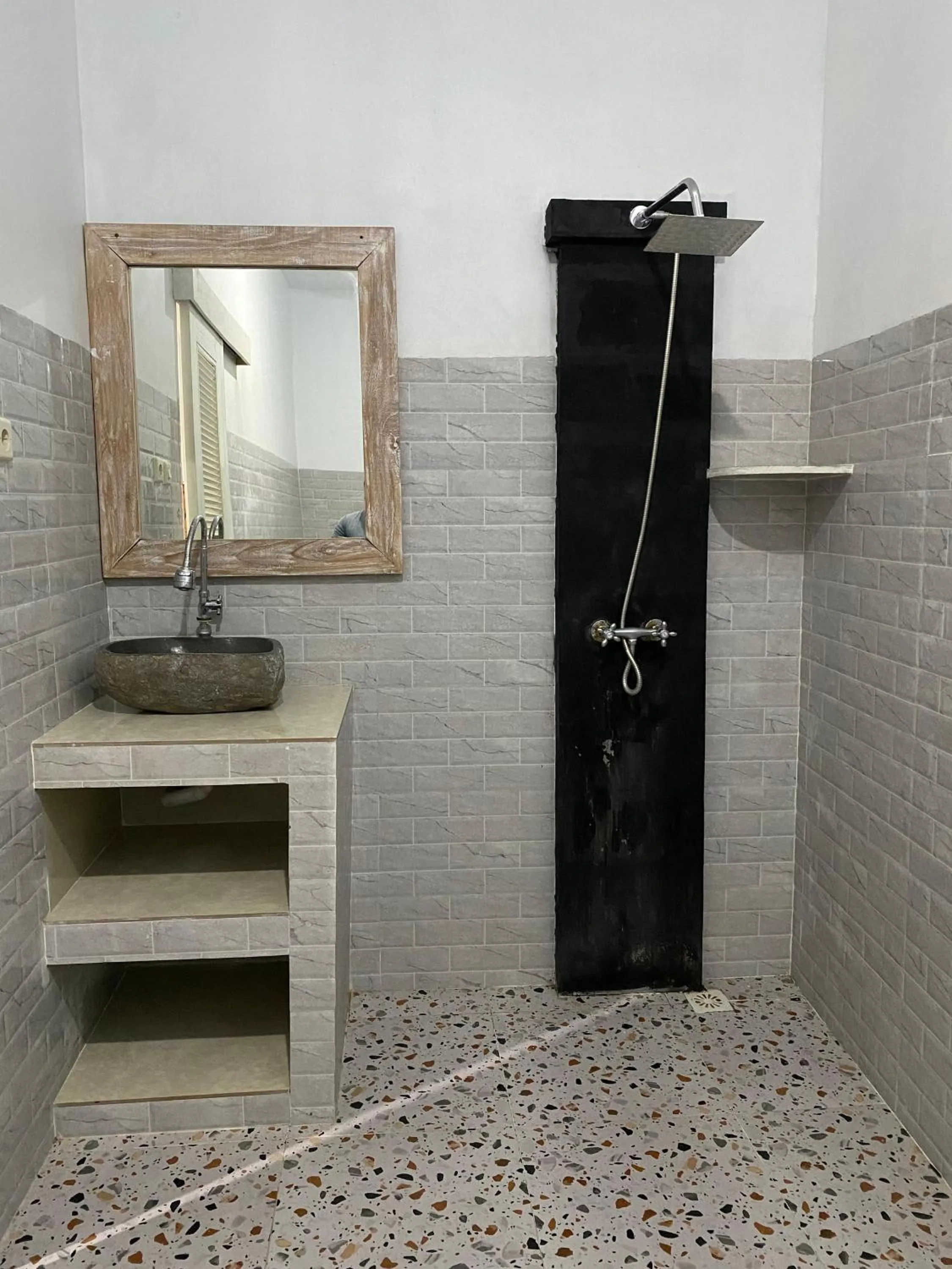 COCONUT BEACH BUNGALOWs & WARUNG 2