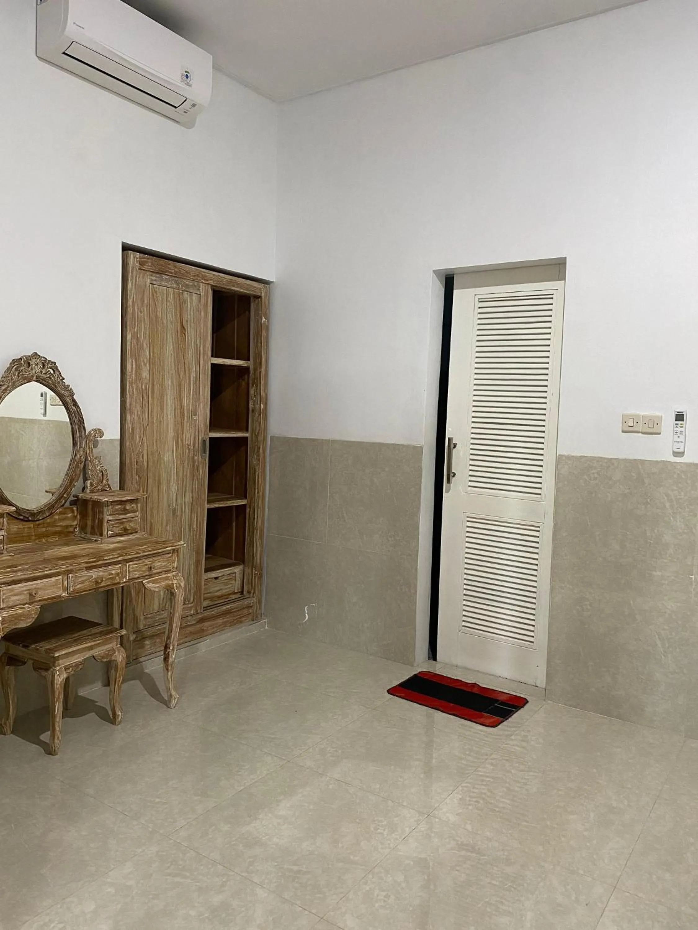 COCONUT BEACH BUNGALOWs & WARUNG 2