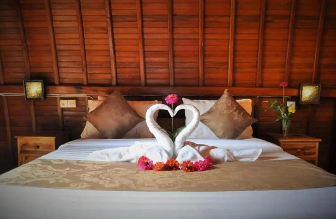 Bed in The Peace Arta Bungalow