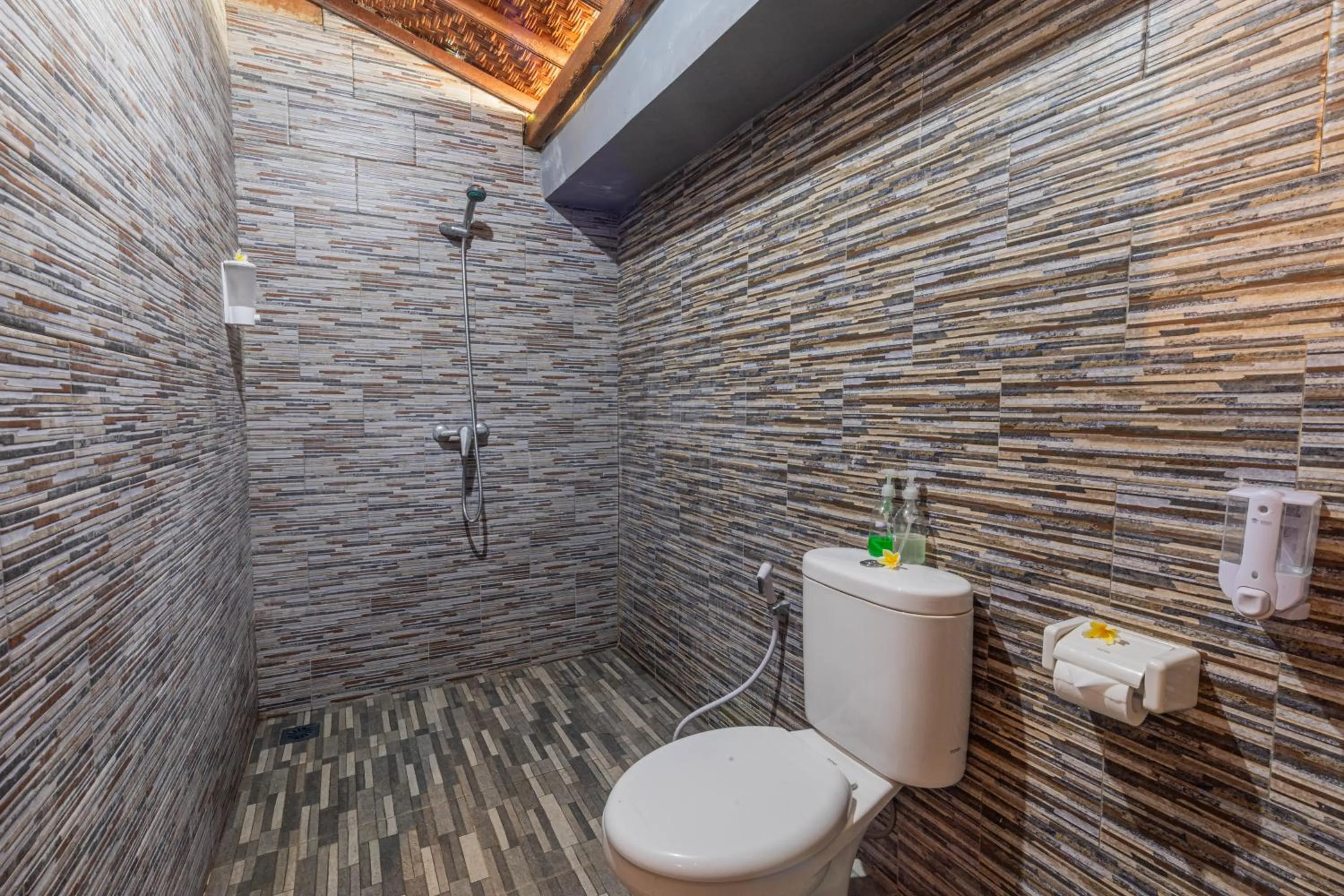 Bathroom in The Peace Arta Bungalow