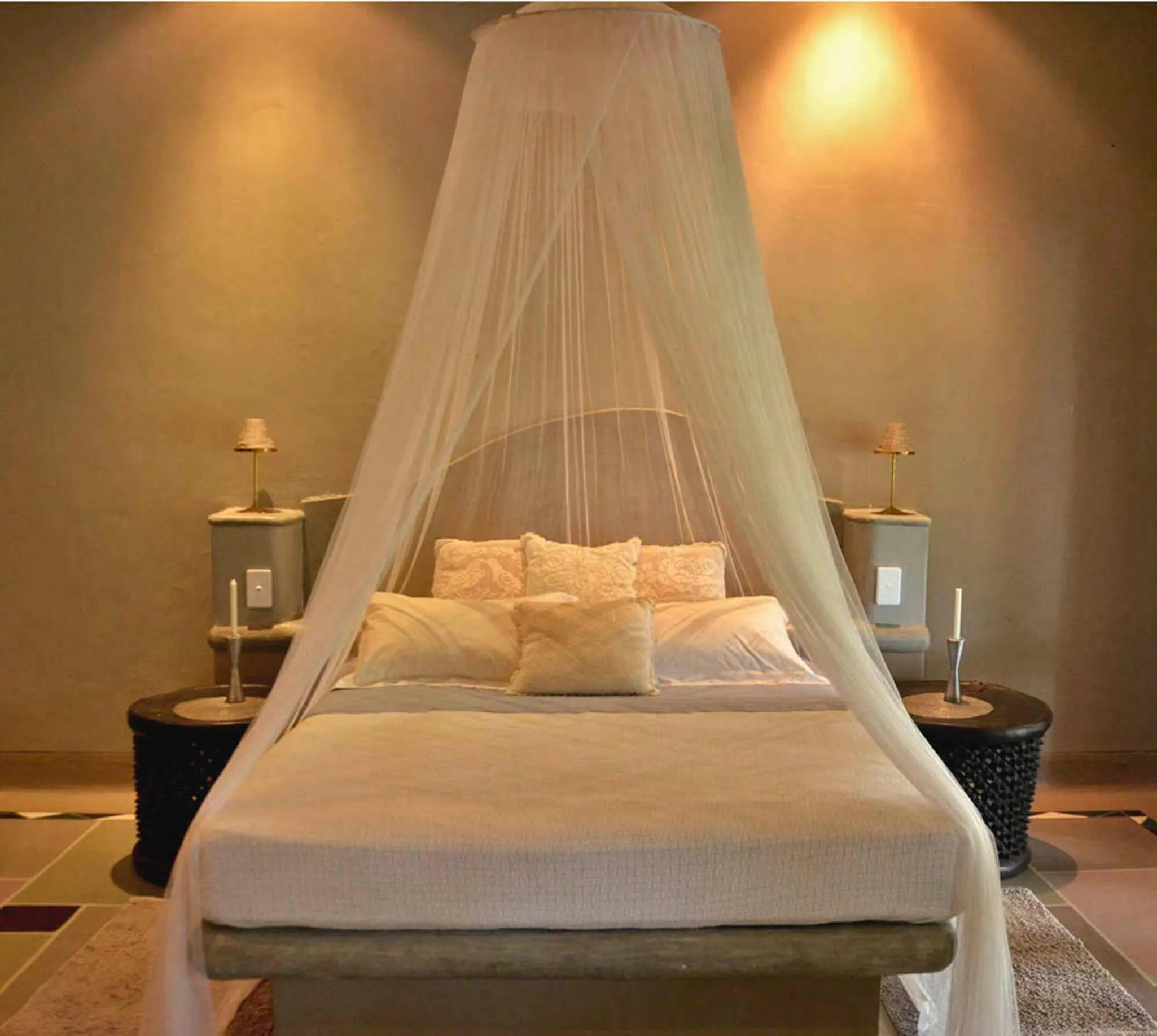 Bed in Tingala Lodge - Bed in the Bush