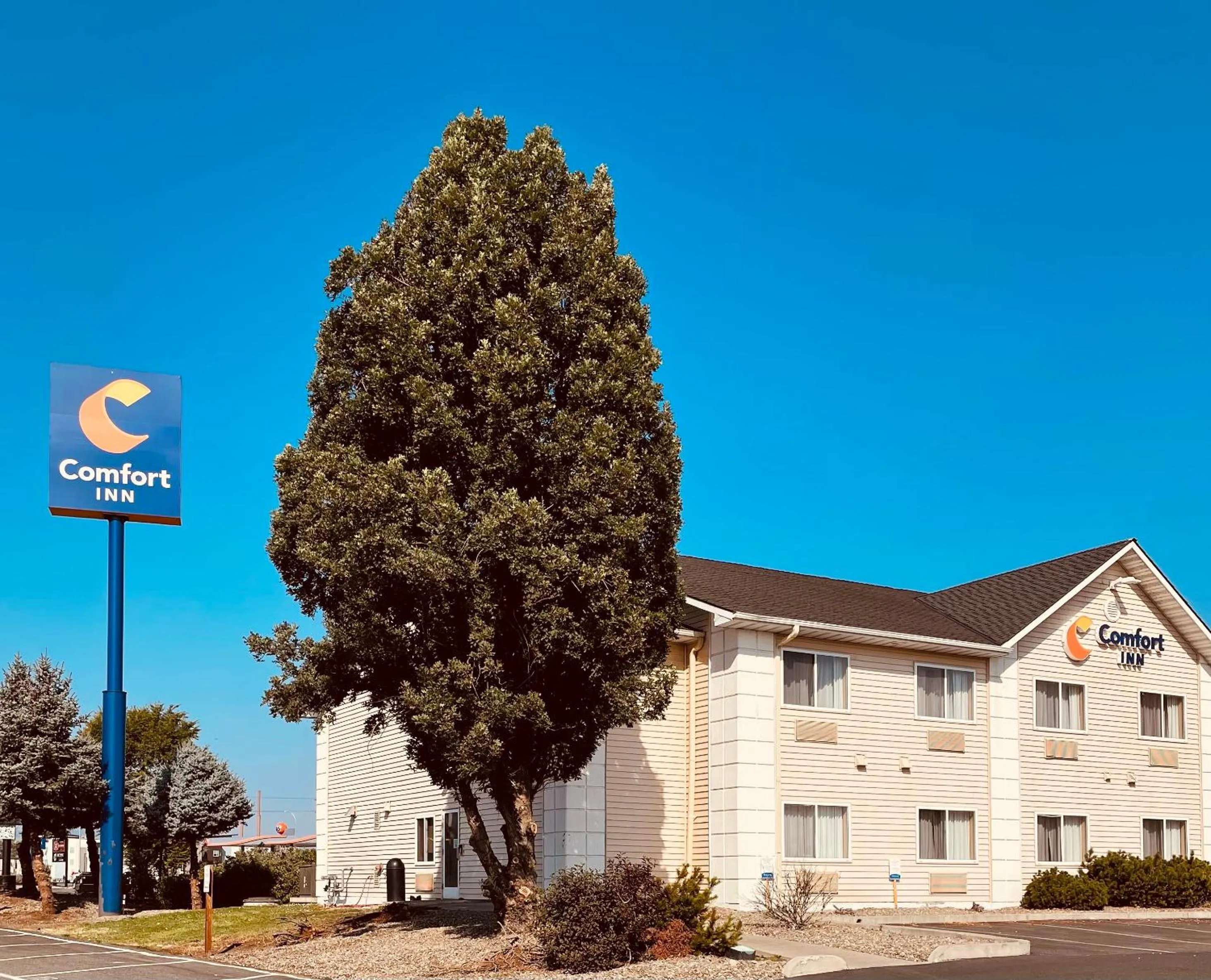 Property building in Comfort Inn Ellensburg