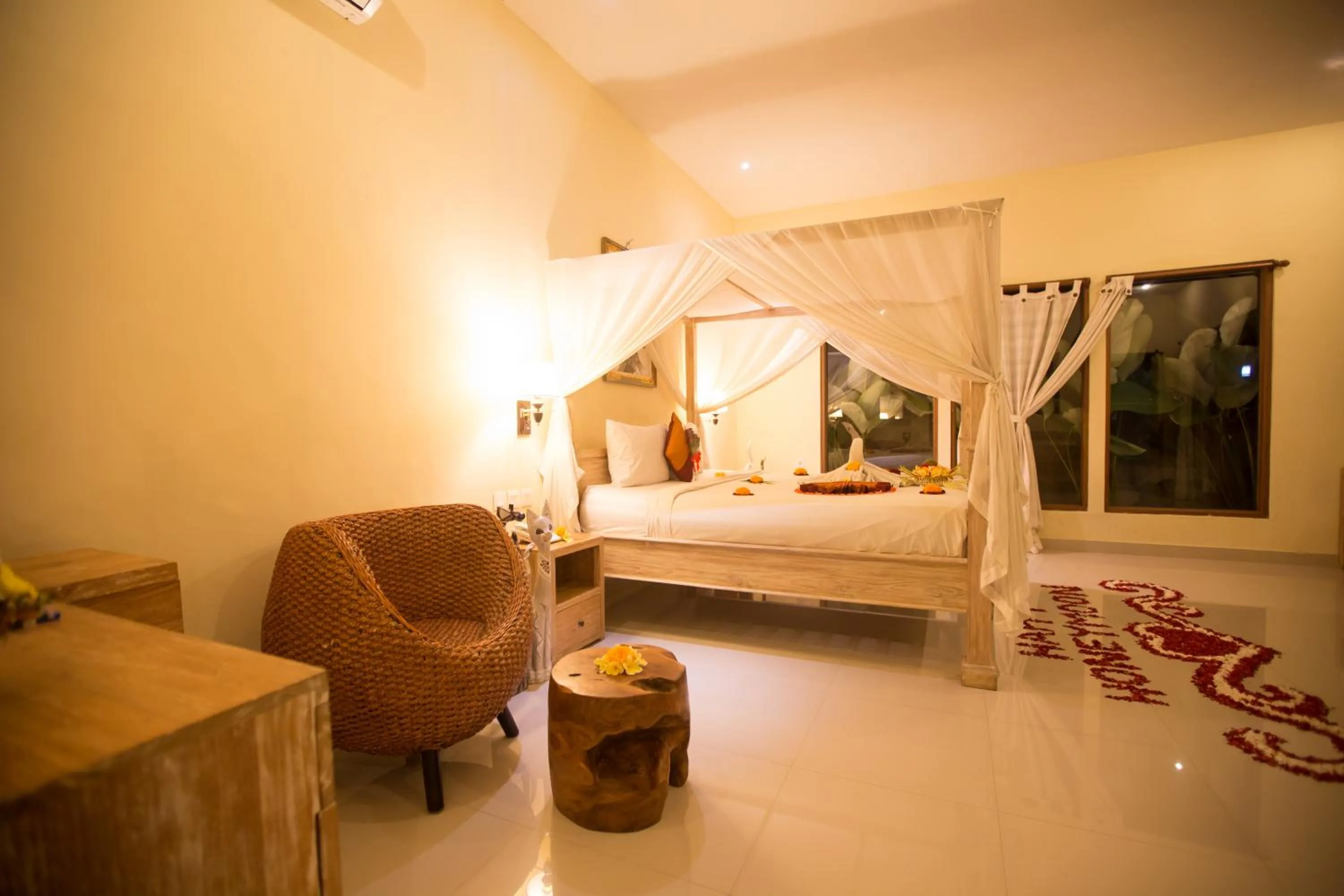 Bed in Asri Sari Ubud Villa & Resort