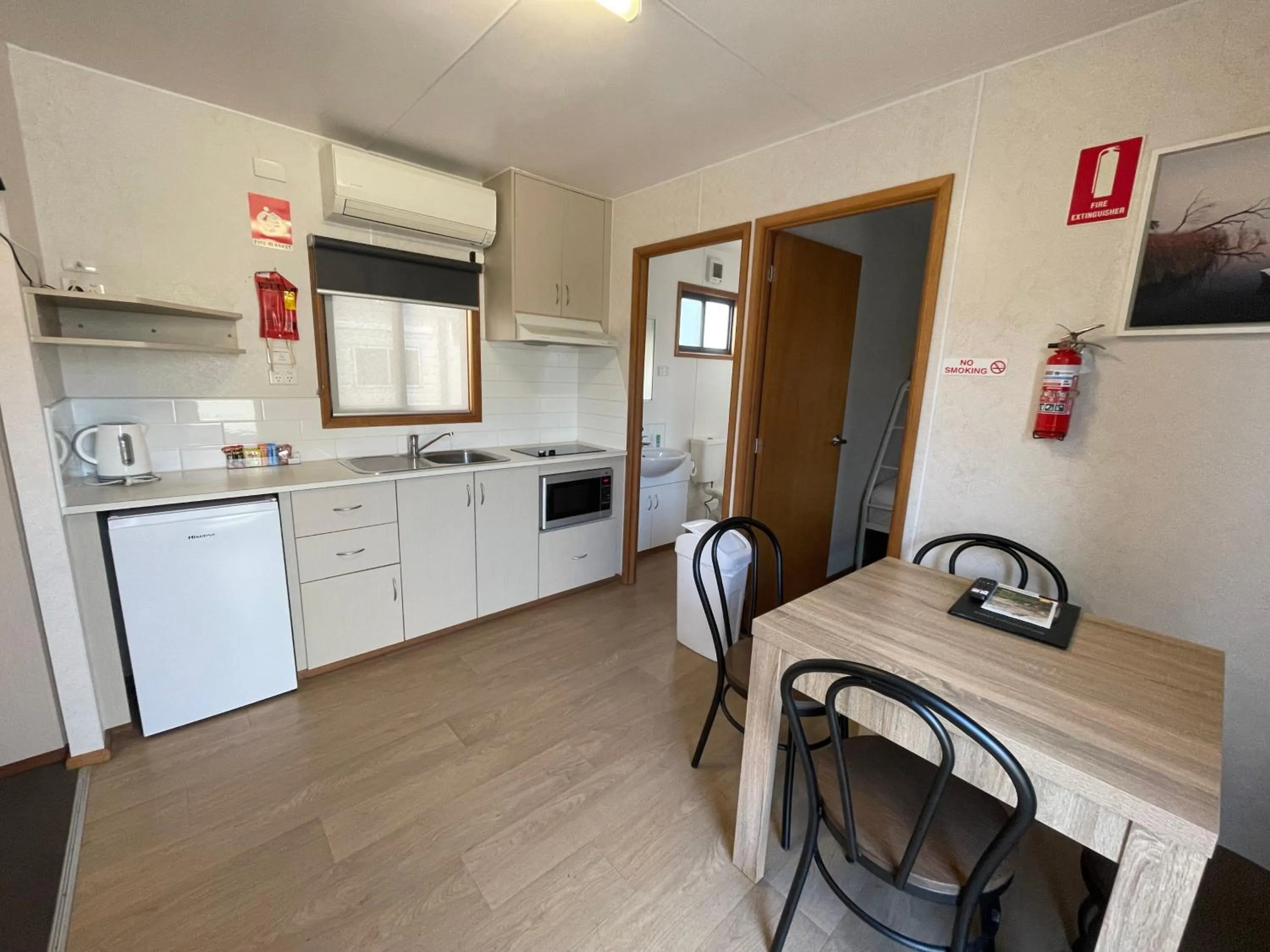 kitchen in Acacia Caravan Park & Holiday Units