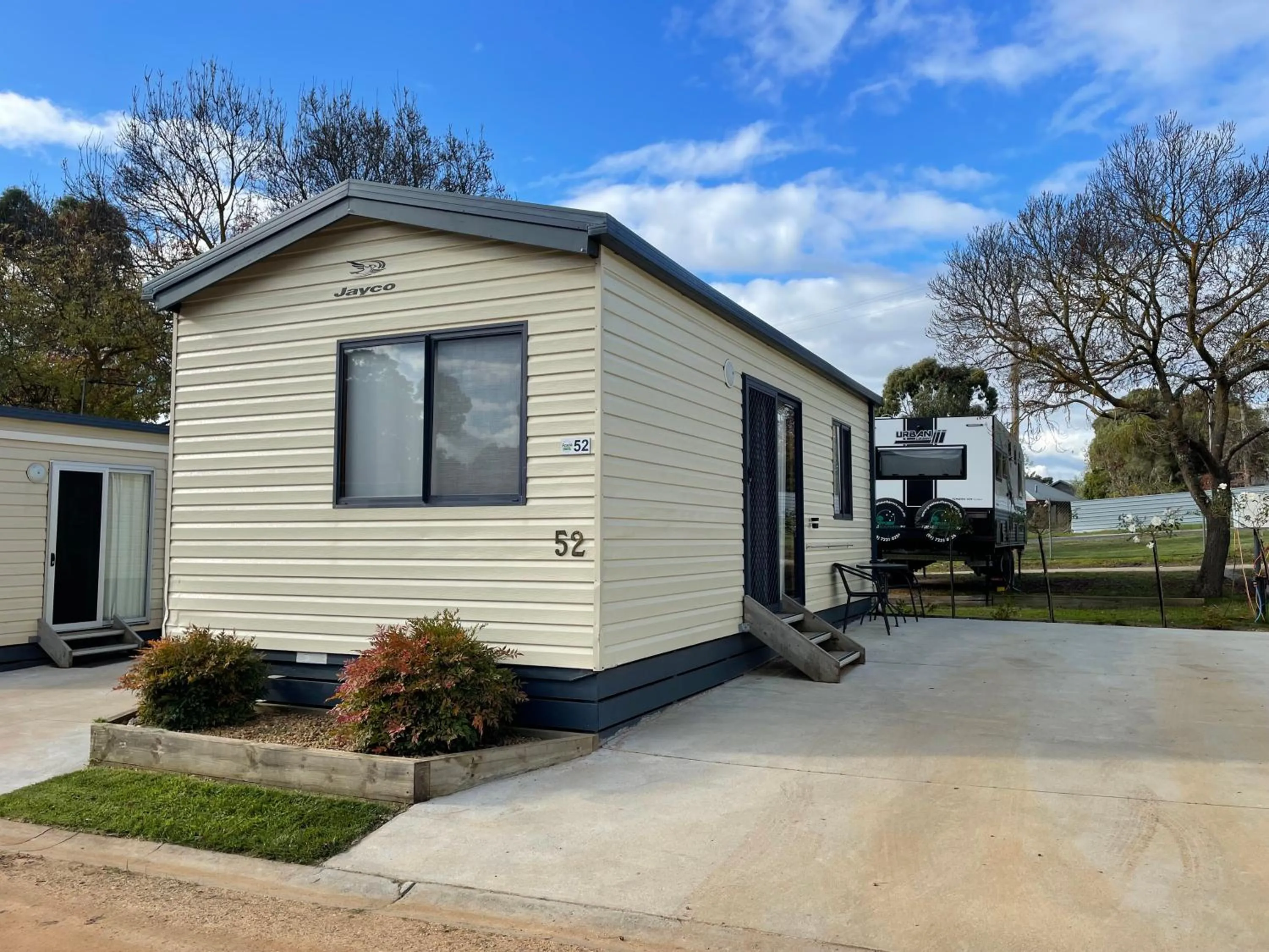 Property building in Acacia Caravan Park & Holiday Units