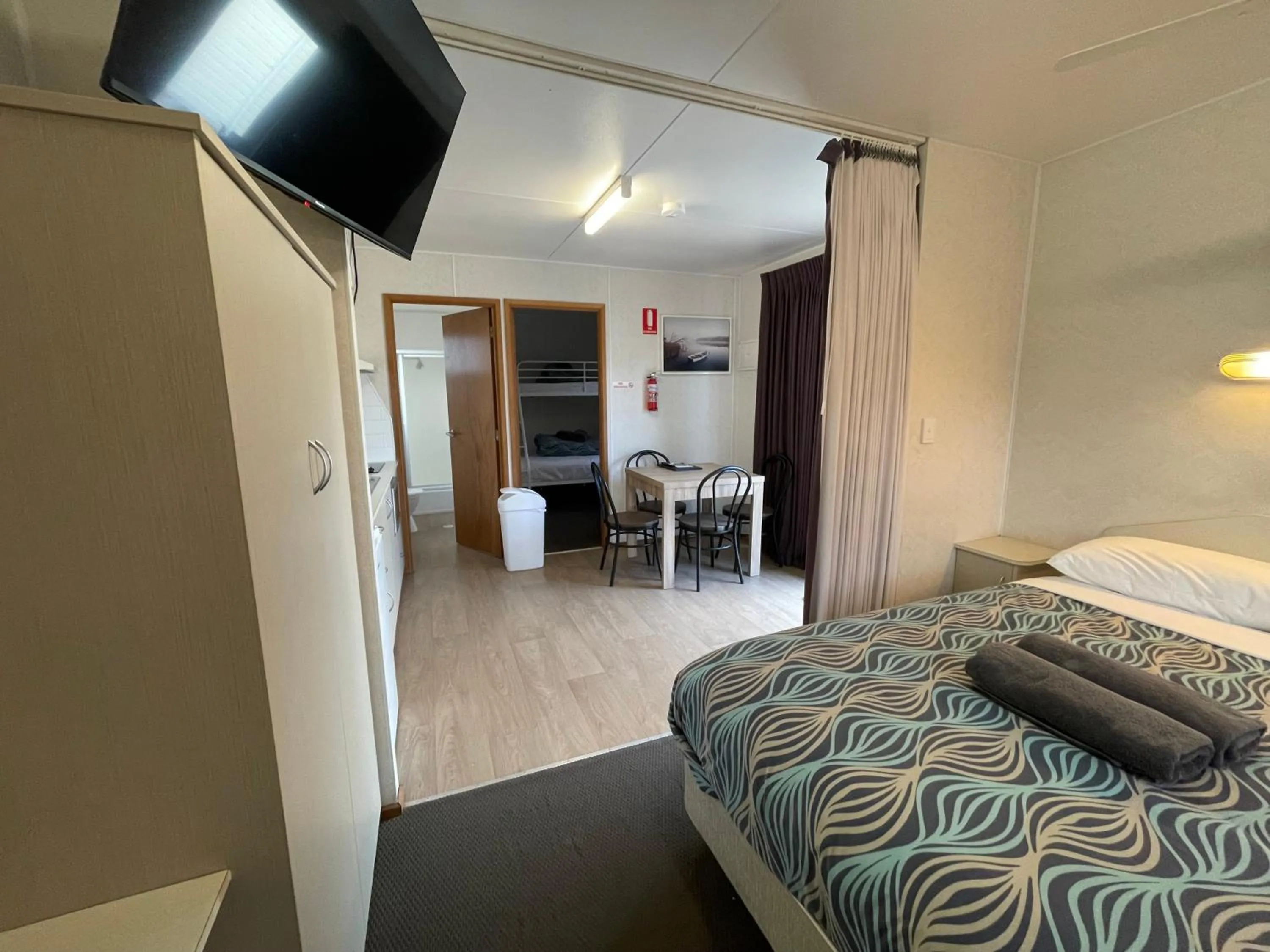 Bedroom, Bed in Acacia Caravan Park & Holiday Units