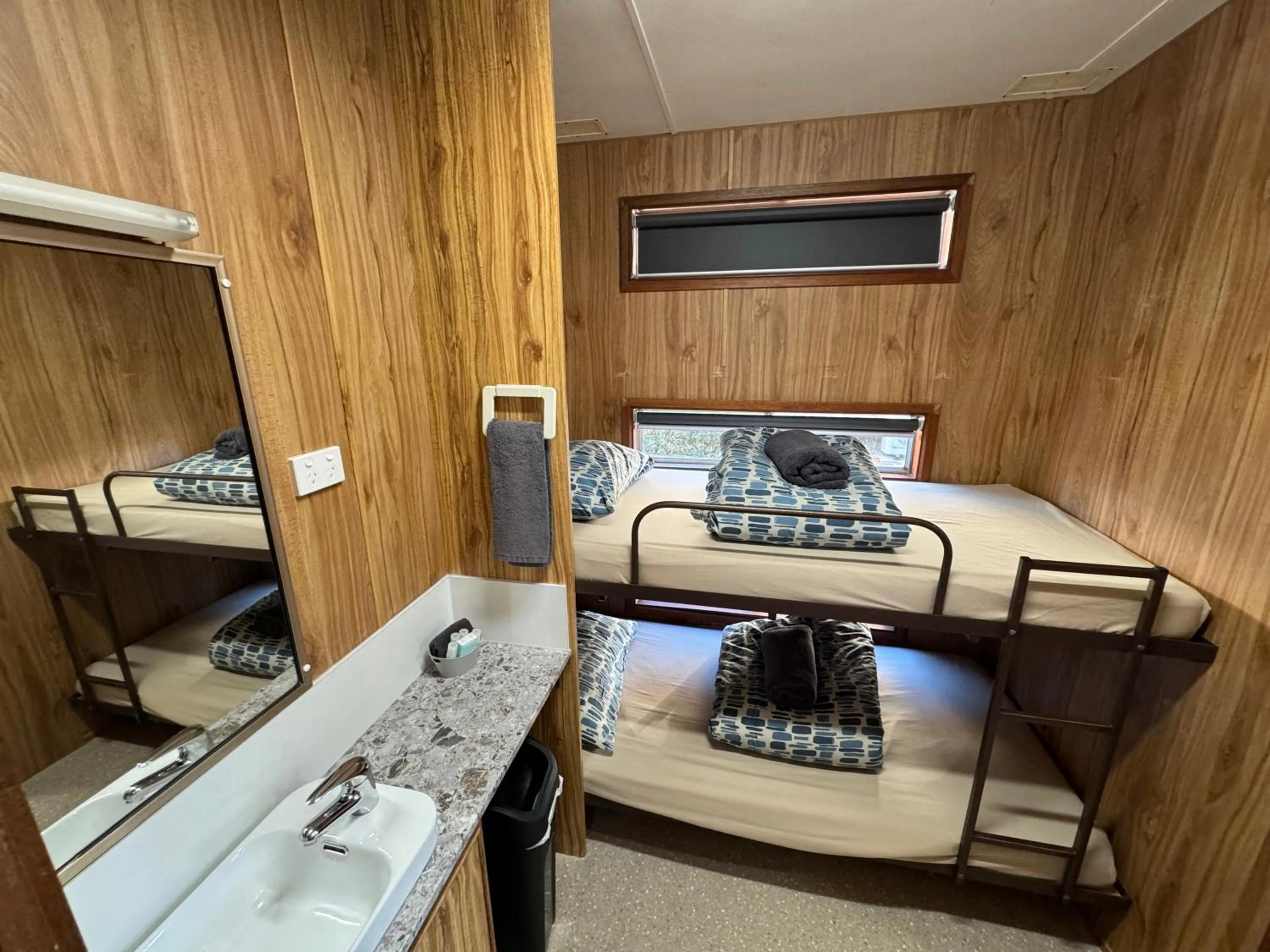 bunk bed, Bed in Acacia Caravan Park & Holiday Units