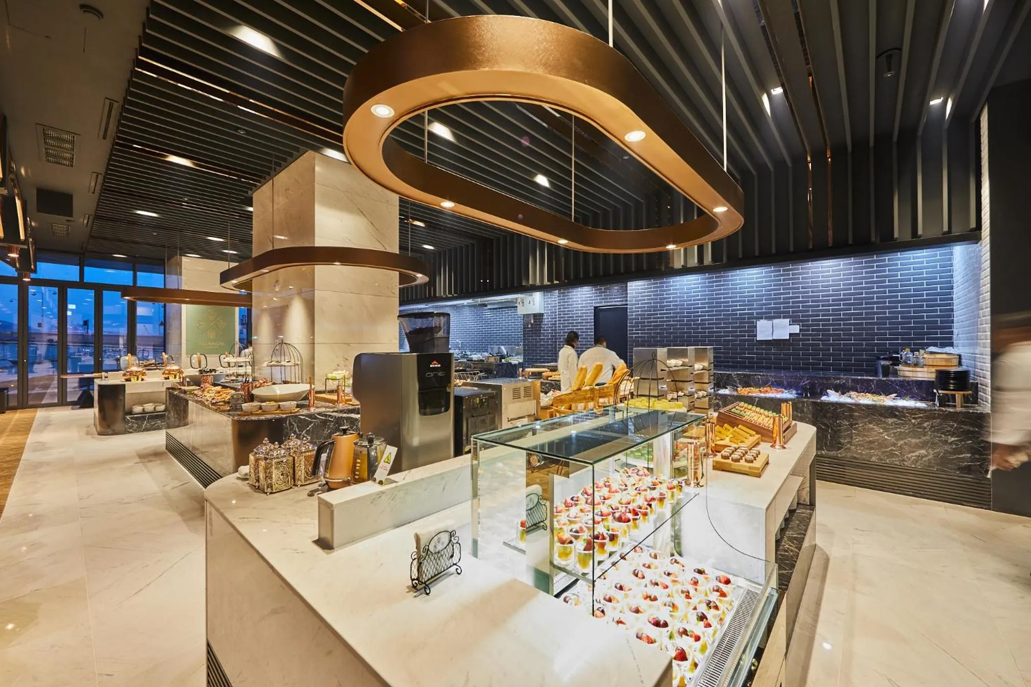 Restaurant/places to eat in Lavalse Hotel