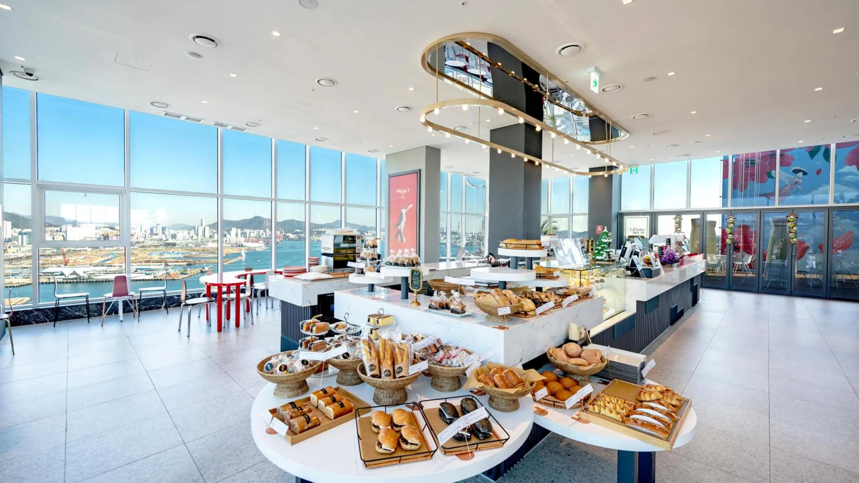 Food and drinks in Lavalse Hotel