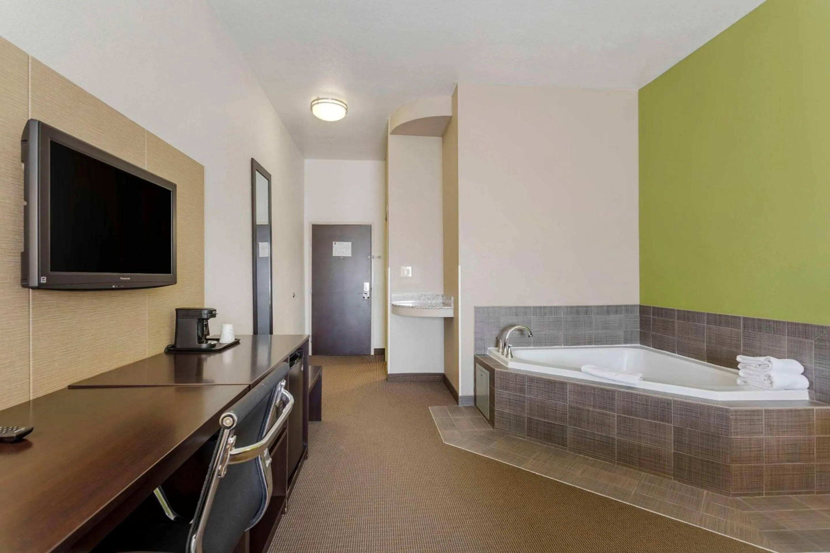 Bedroom in Sleep Inn & Suites Cave City