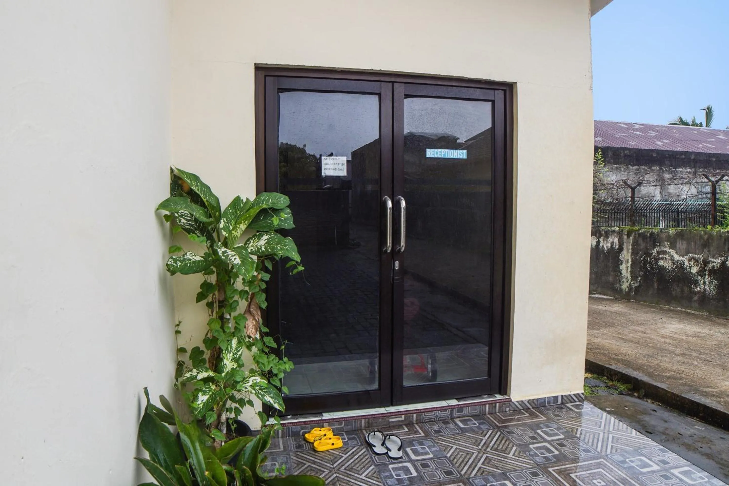 Facade/entrance in Hotel O Sky Residence Cengkeh