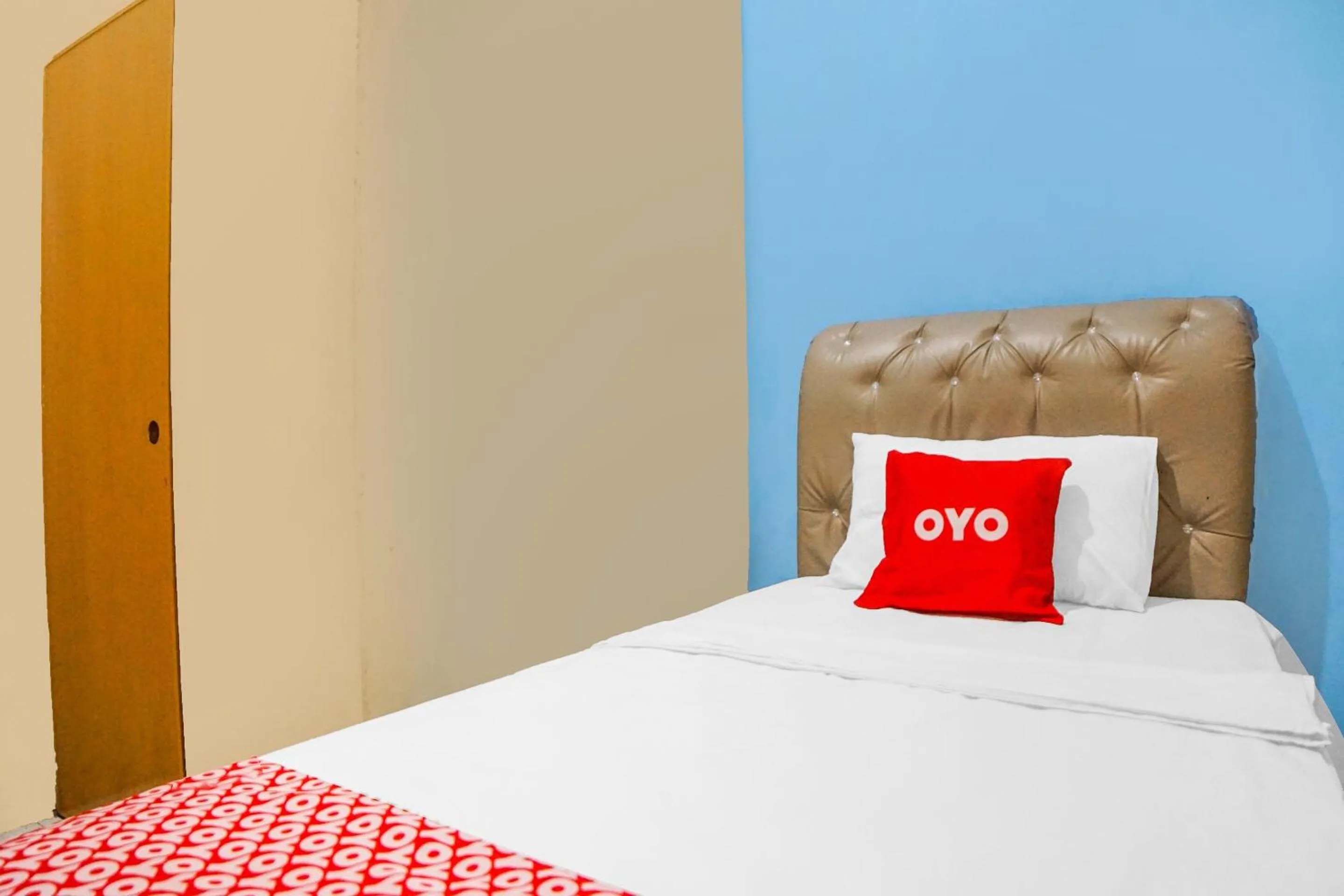 Bedroom, Bed in Hotel O Sky Residence Cengkeh