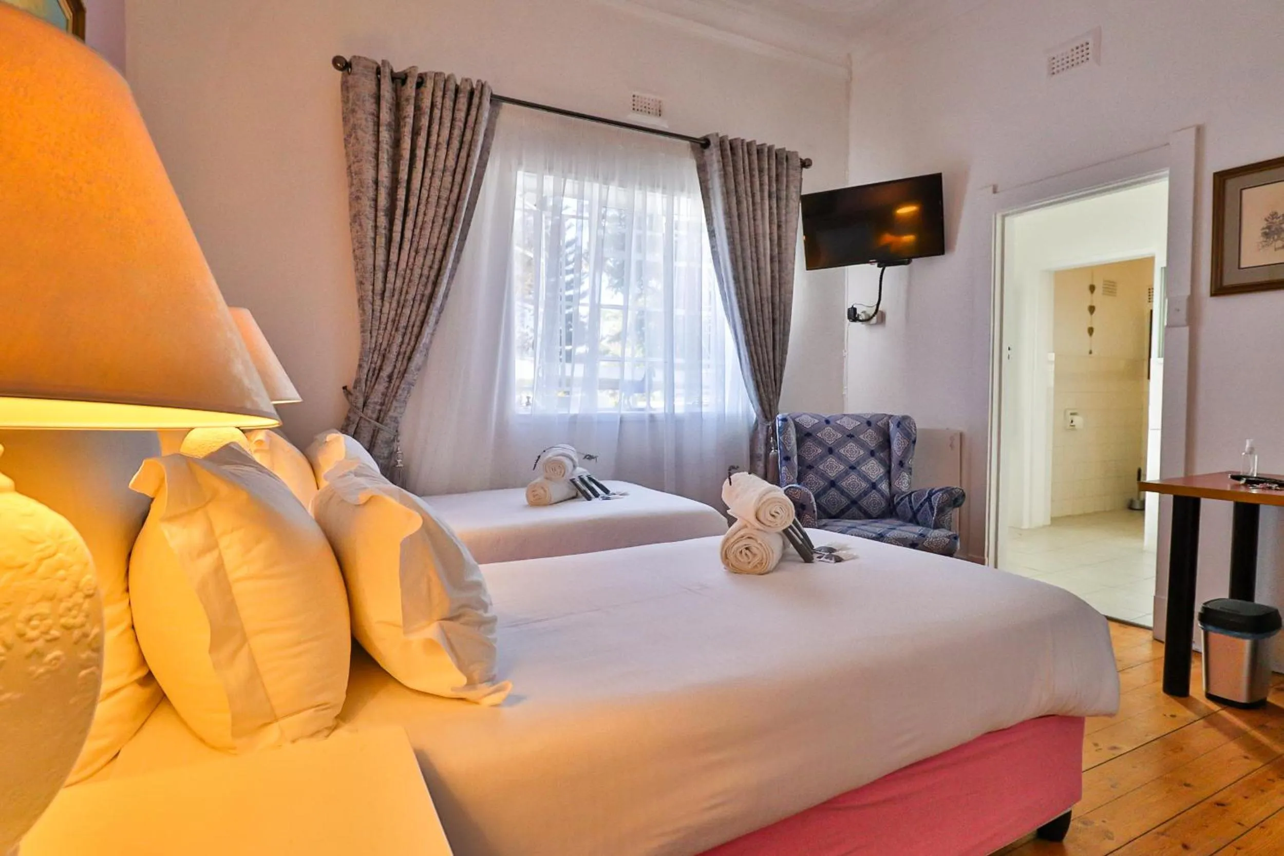 Bedroom, Bed in Sunbury Bed and Breakfast