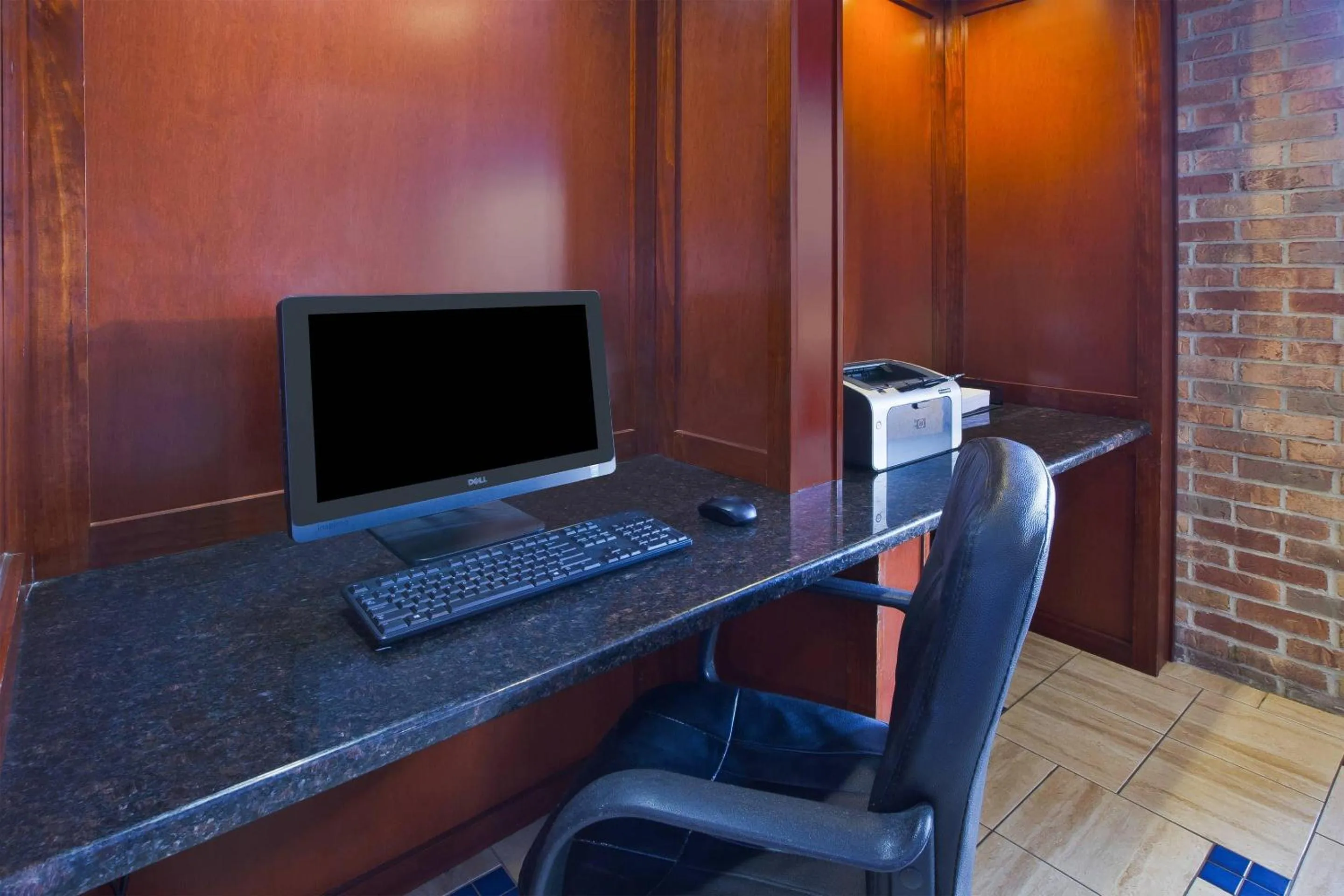 Business facilities in Quality Inn Marshall near I-69