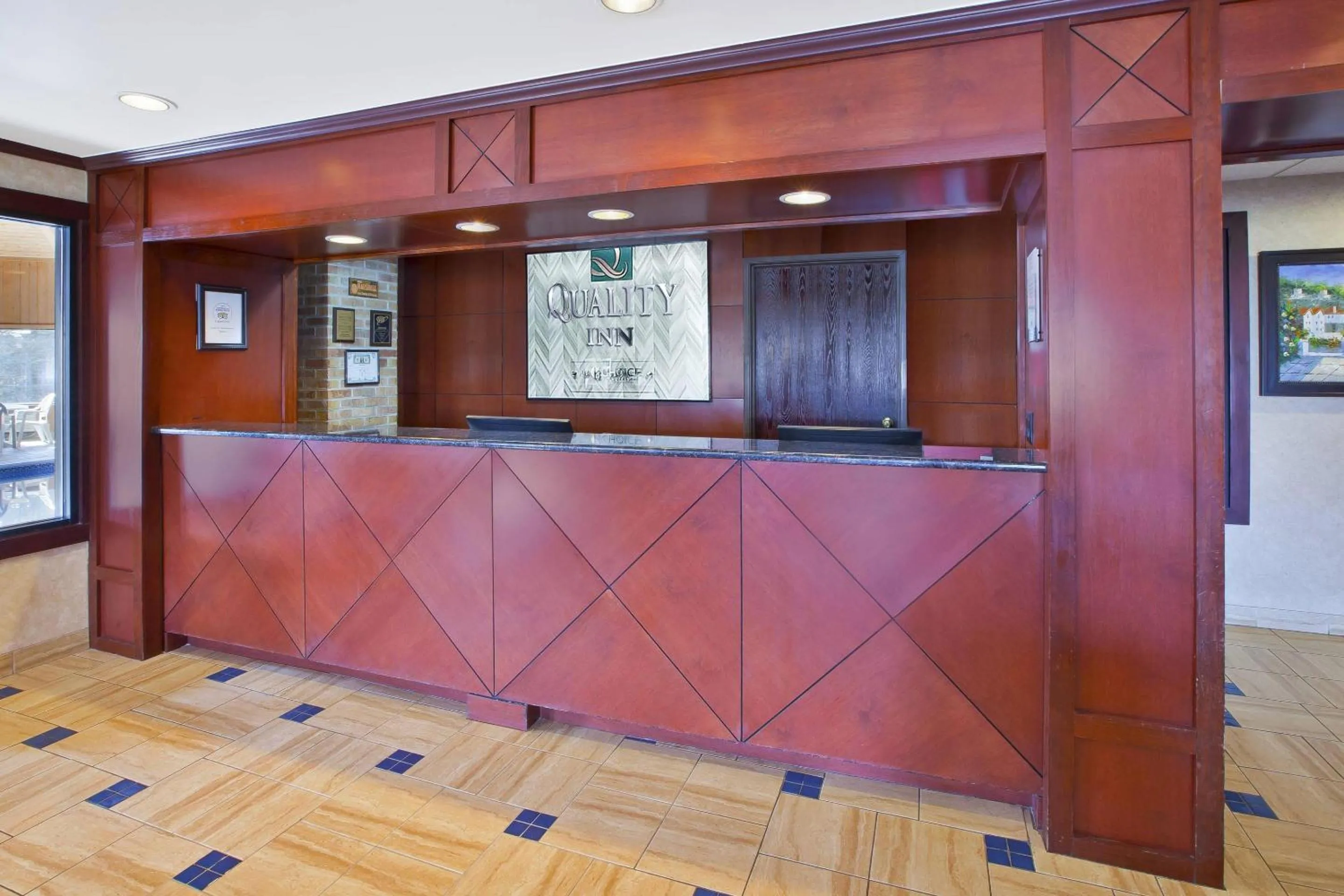 Lobby or reception in Quality Inn Marshall near I-69