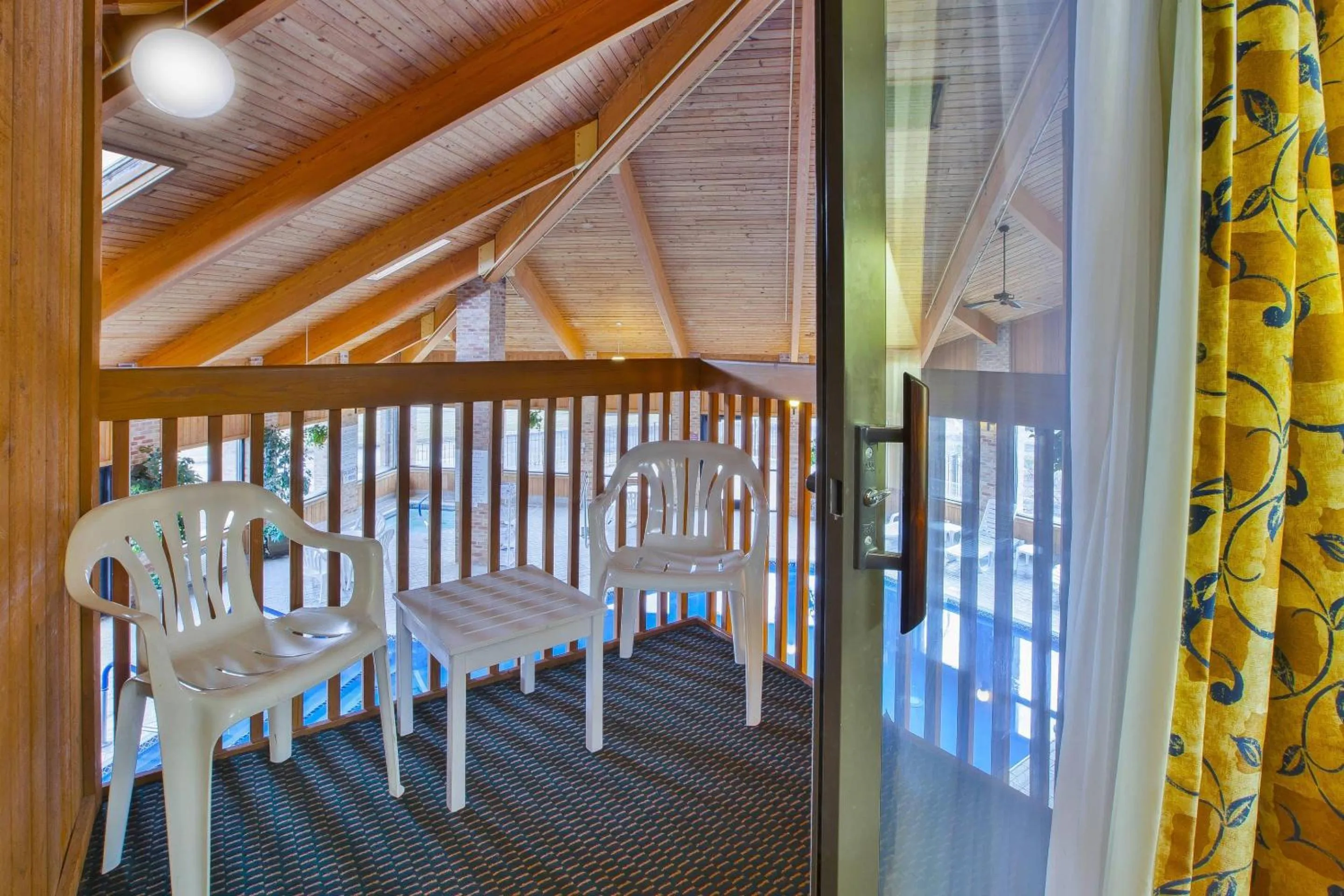 Bedroom in Quality Inn Marshall near I-69