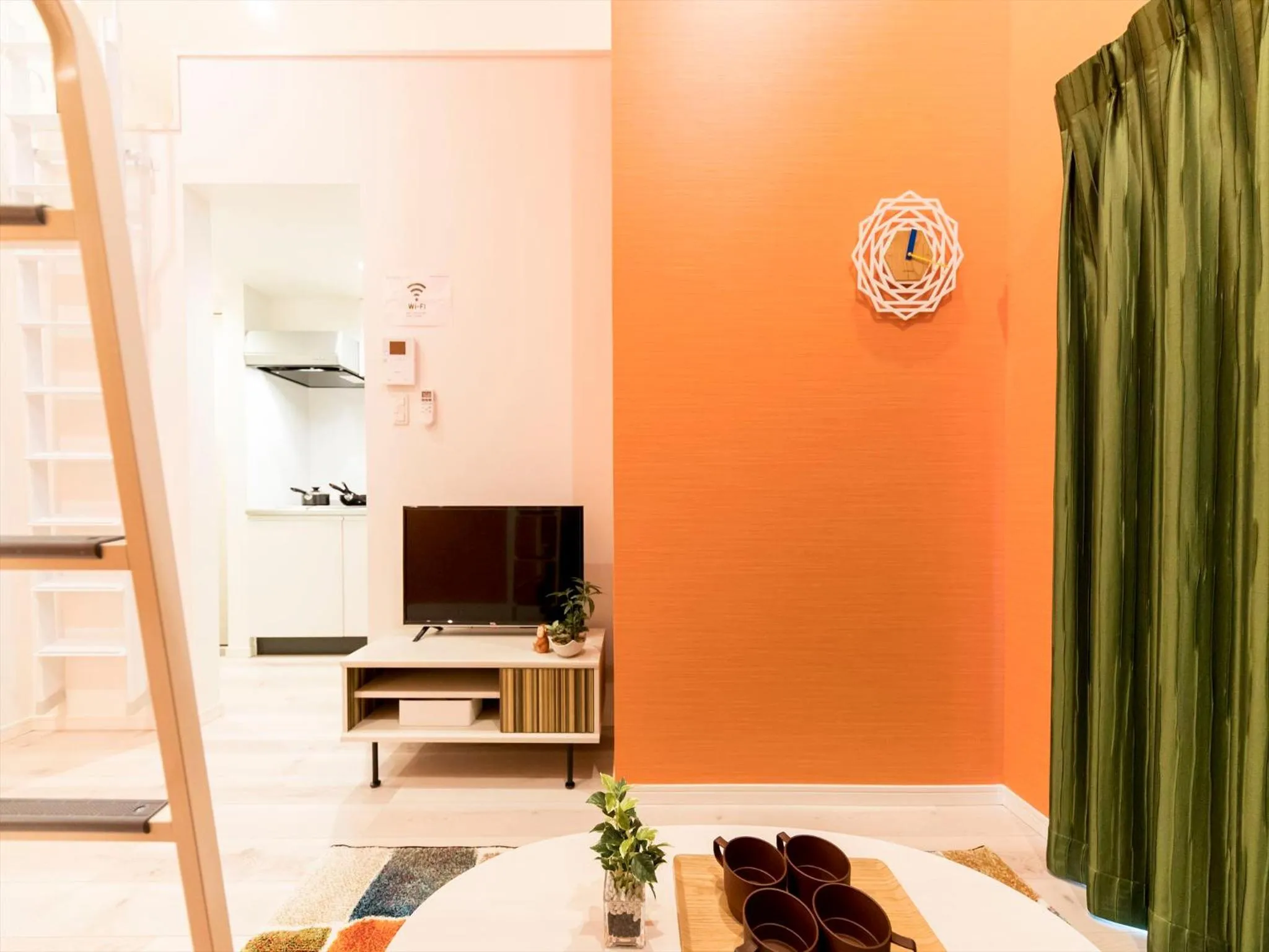 TV and multimedia in TRIP POD YOSHIZUKA B