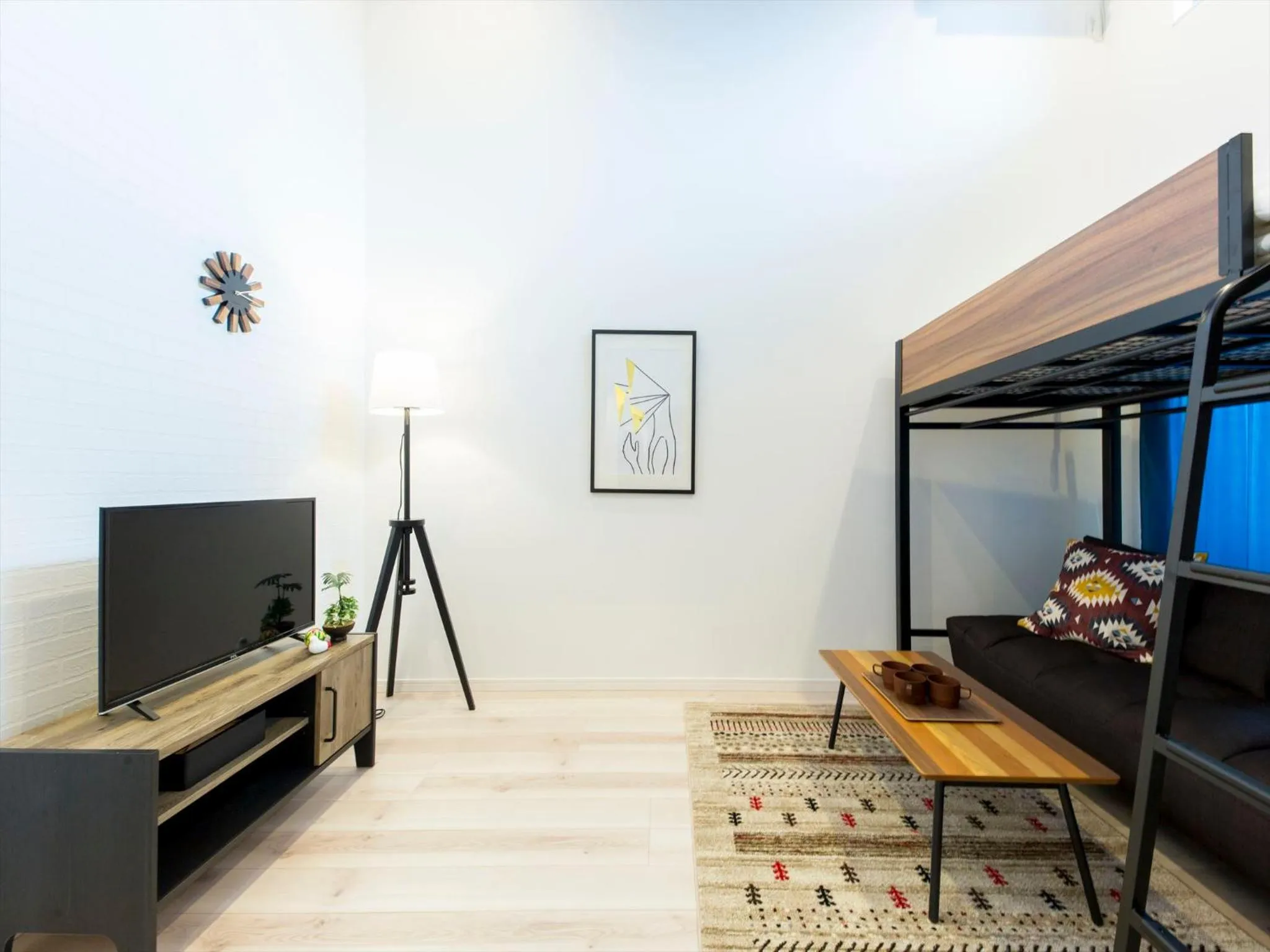 TV and multimedia in TRIP POD YOSHIZUKA B