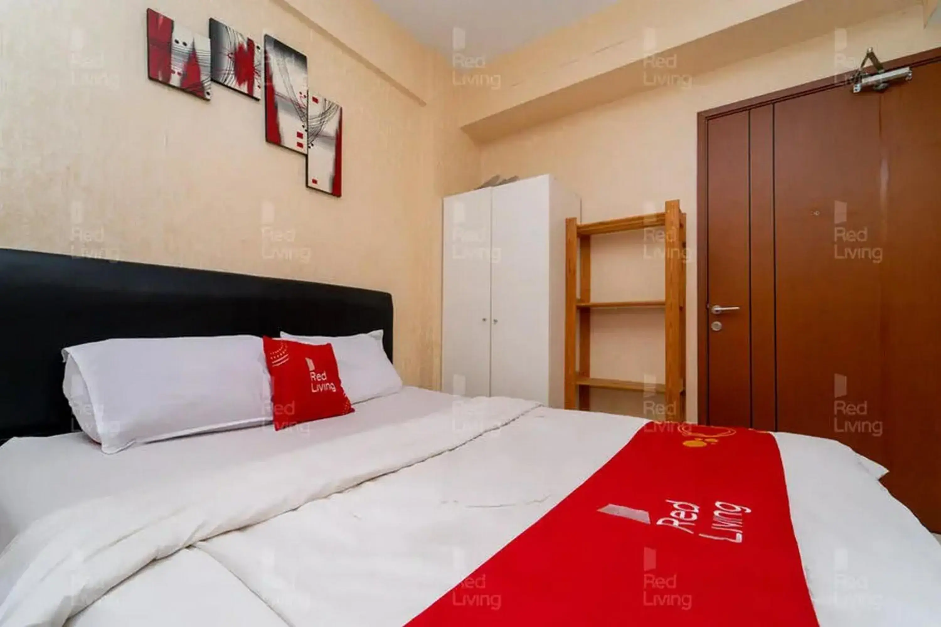 Double Room in RedLiving Apartemen Green Lake View Ciputat - Pelangi Rooms 2 Tower E Double Room in RedLiving Apartemen Green Lake View Ciputat - Pelangi Rooms 2 Tower E