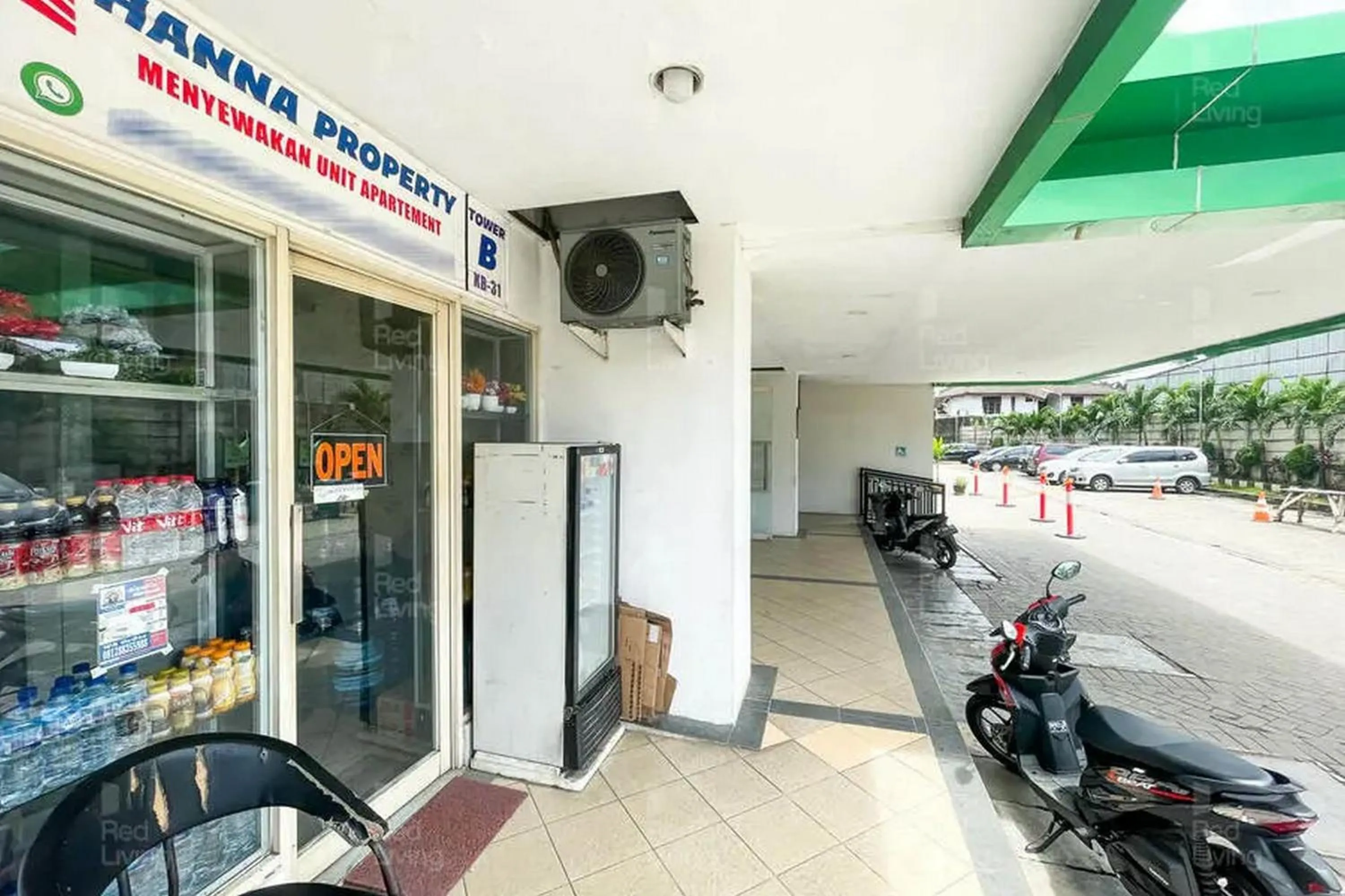 Lobby or reception in RedLiving Apartemen Green Lake View Ciputat - Pelangi Rooms 2 Tower E