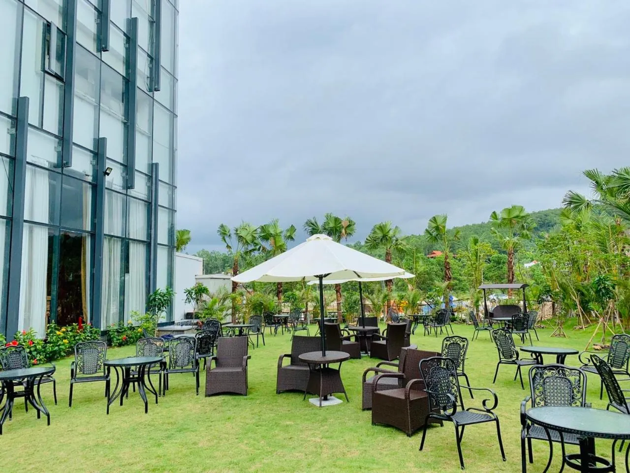 Garden in Central Luxury Hạ Long Hotel