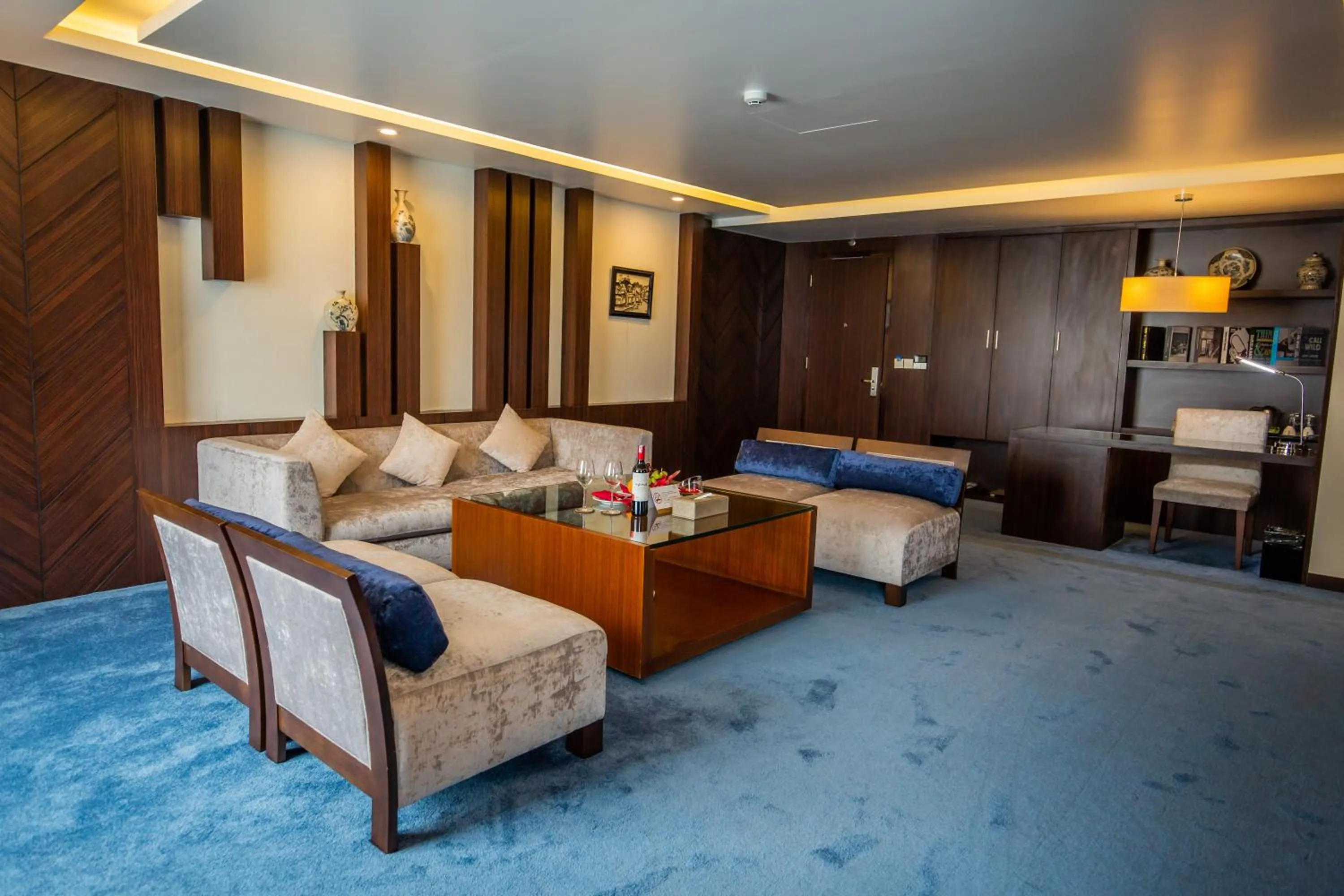 Living room in Central Luxury Hạ Long Hotel