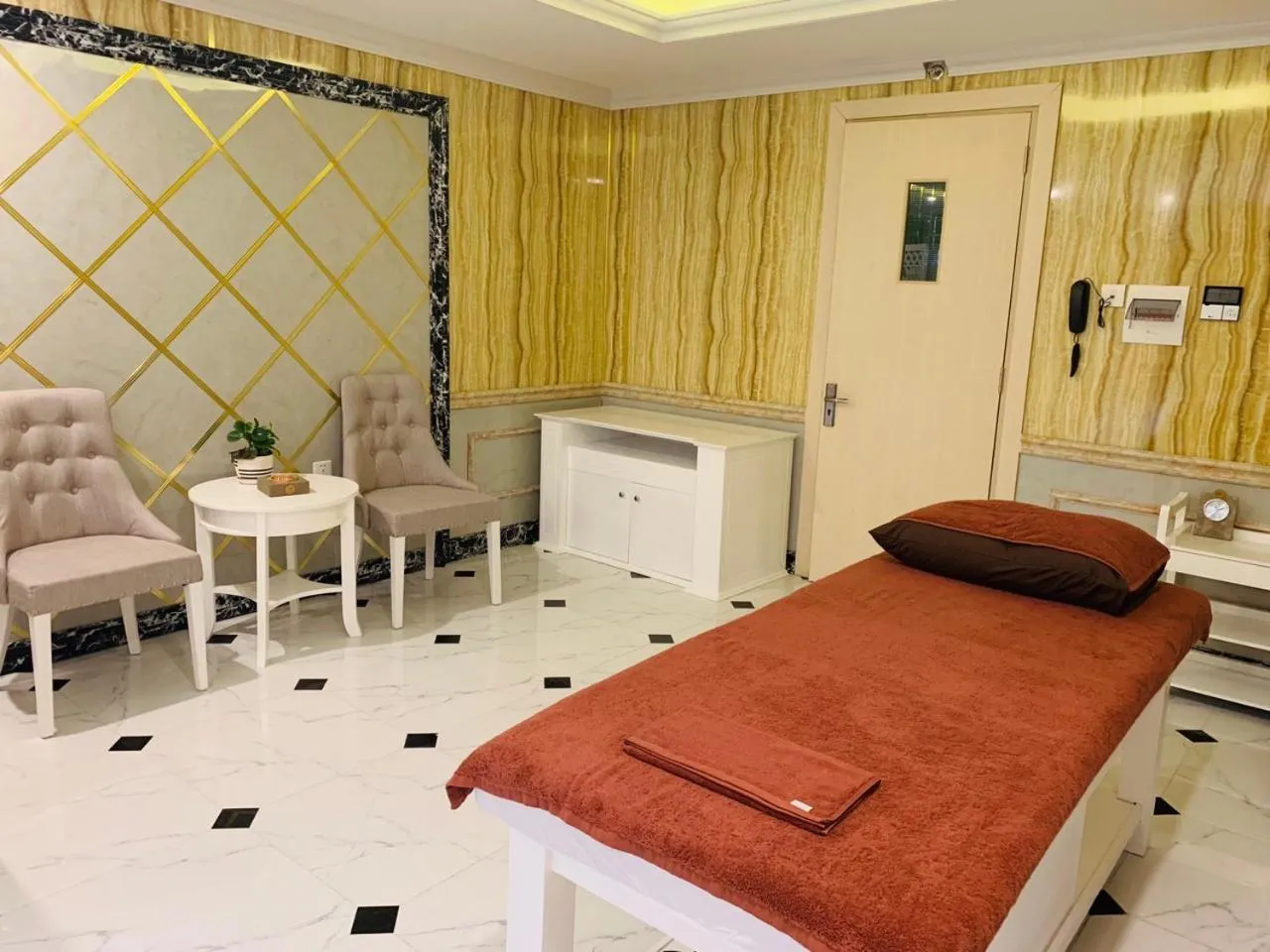 Spa and wellness centre/facilities, Bed in Central Luxury Hạ Long Hotel