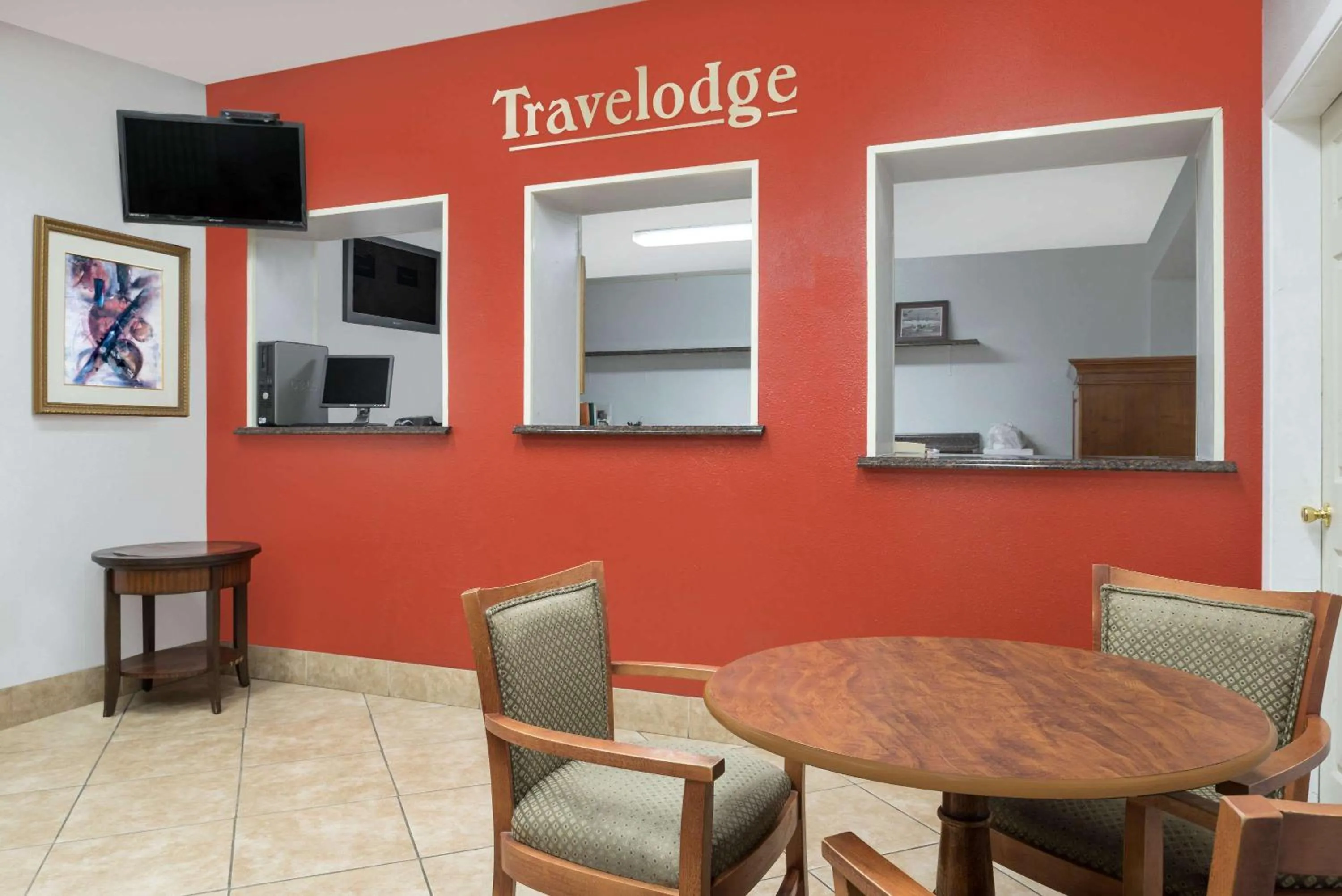 Lobby or reception in Travelodge by Wyndham Klamath Falls