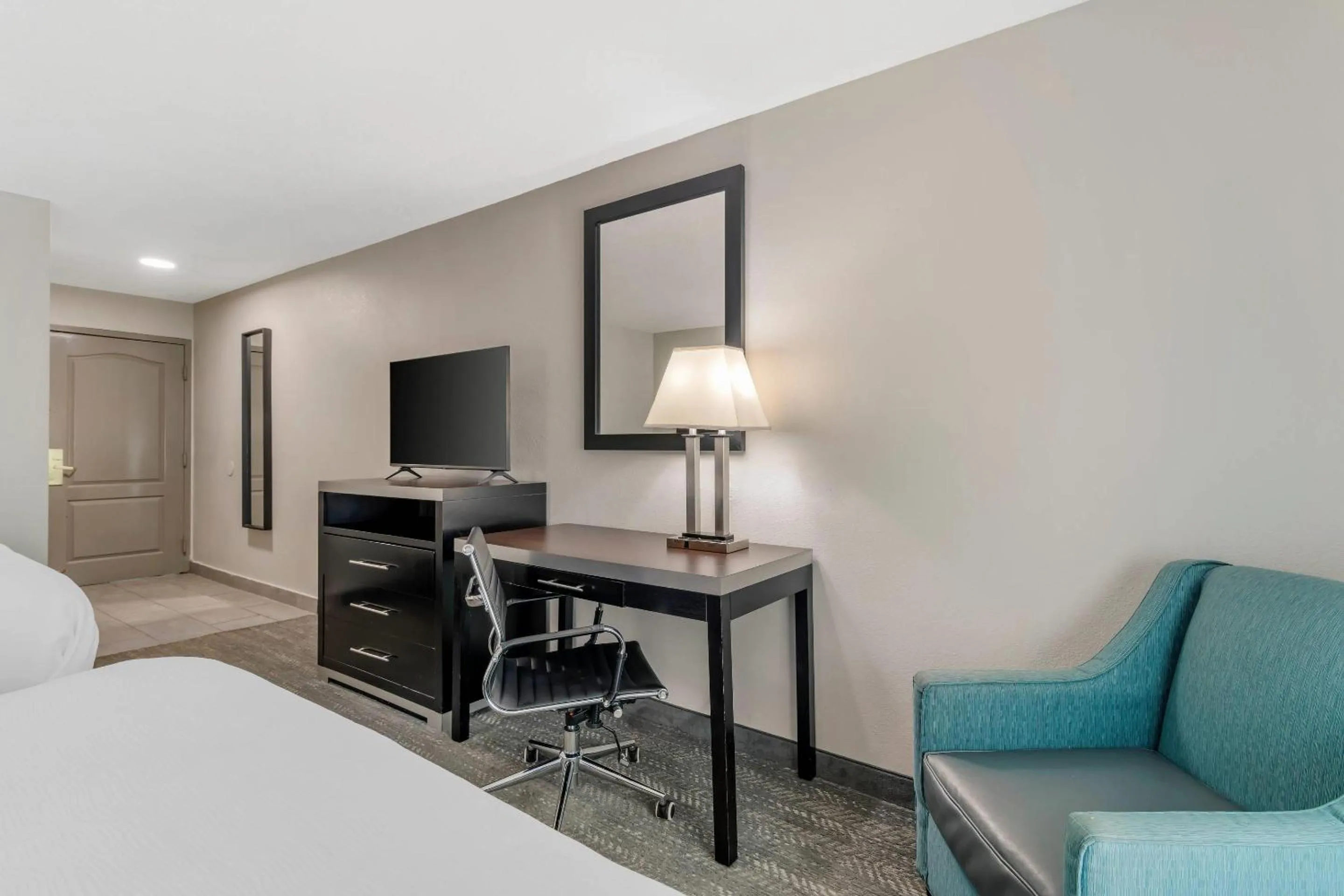 Bedroom, Bed in Quality Inn & Suites Union City - Atlanta South