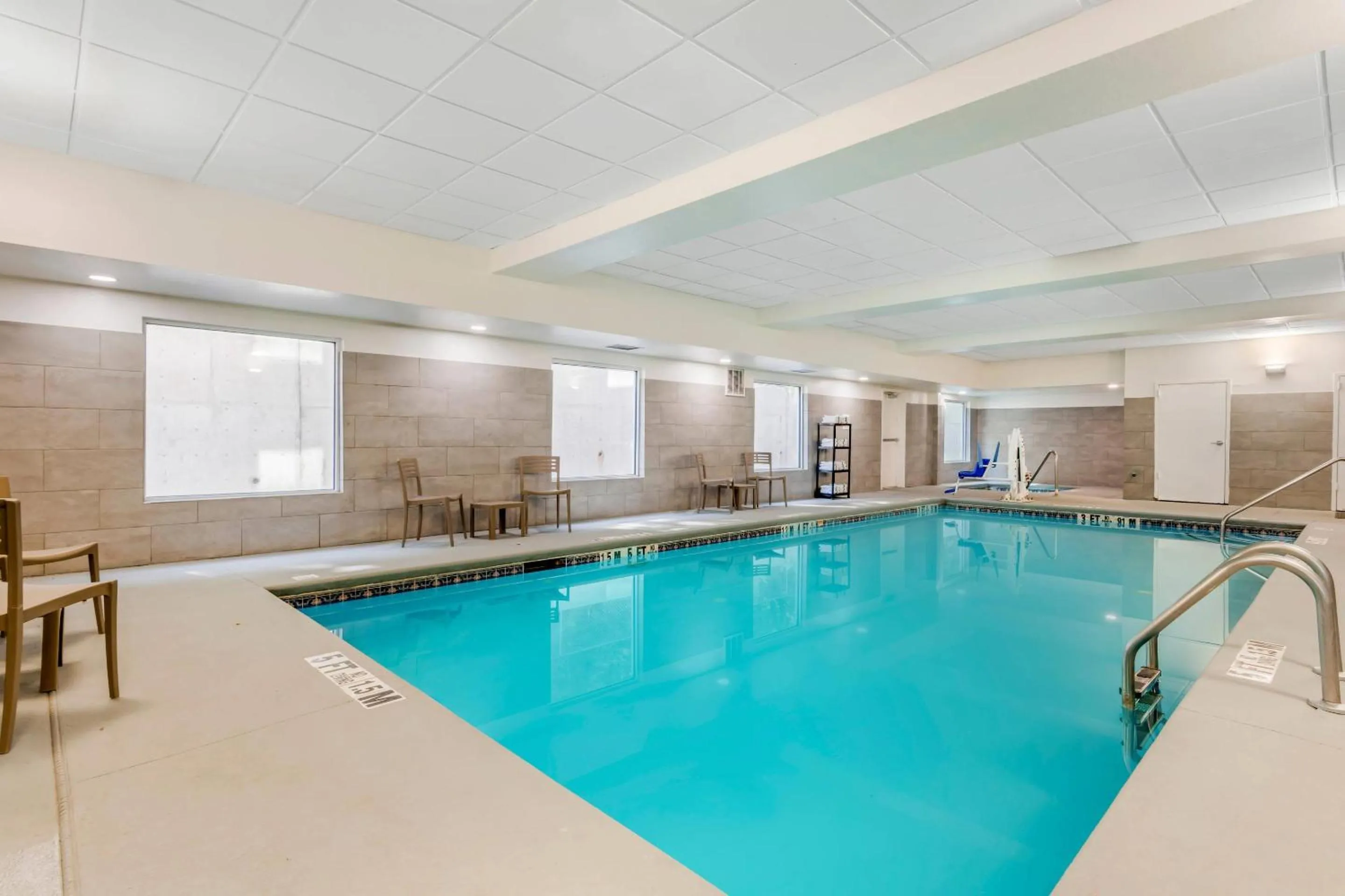 Swimming pool in Quality Inn & Suites Union City - Atlanta South
