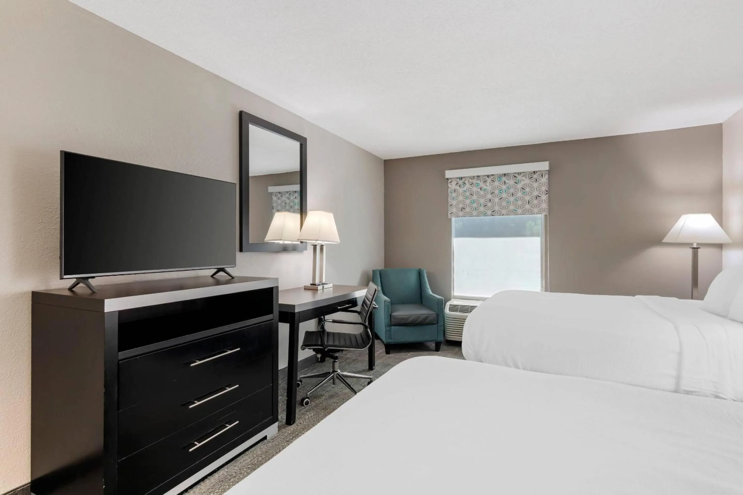 Bedroom, Bed in Quality Inn & Suites Union City - Atlanta South