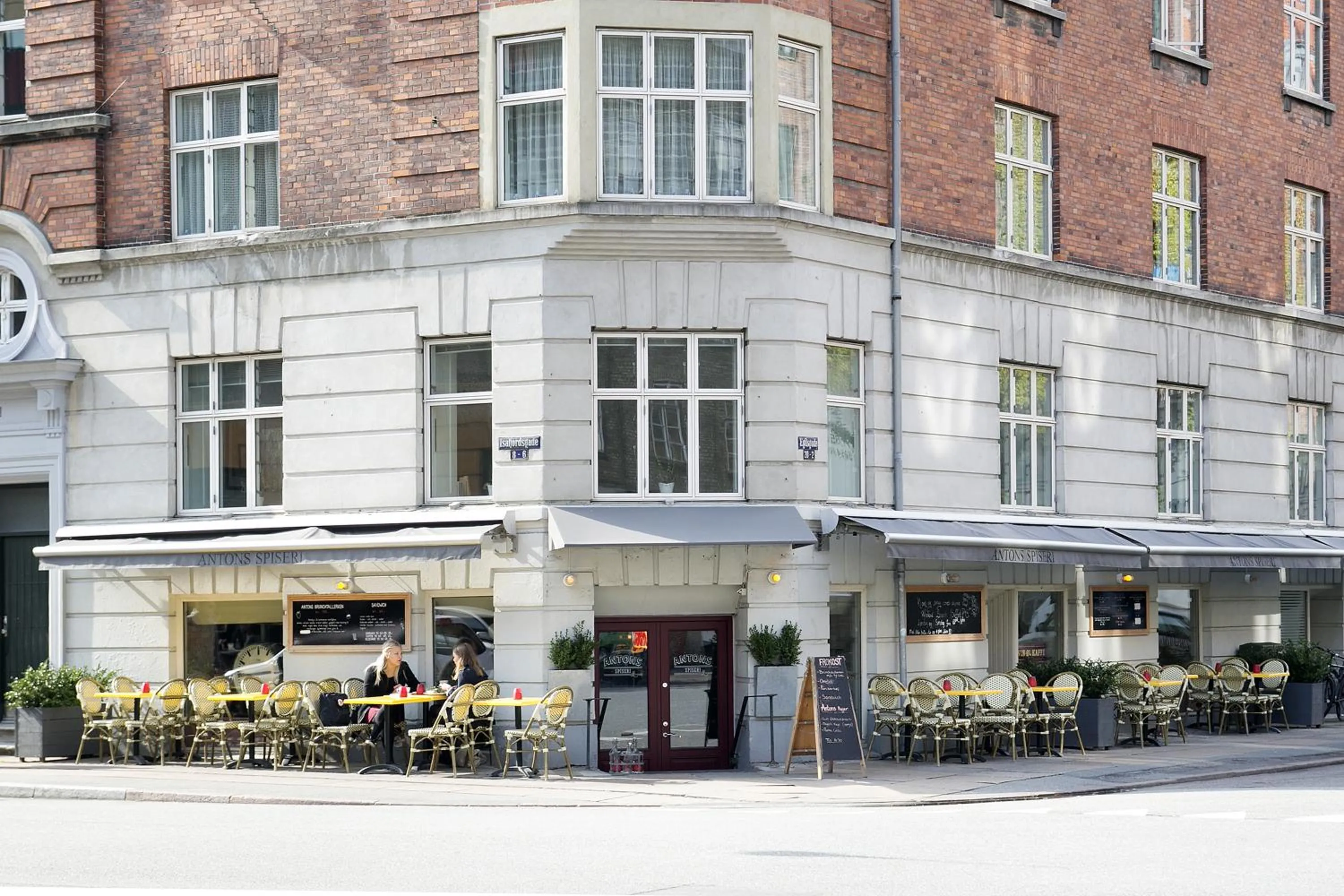 Restaurant/places to eat in Hotel Copenhagen