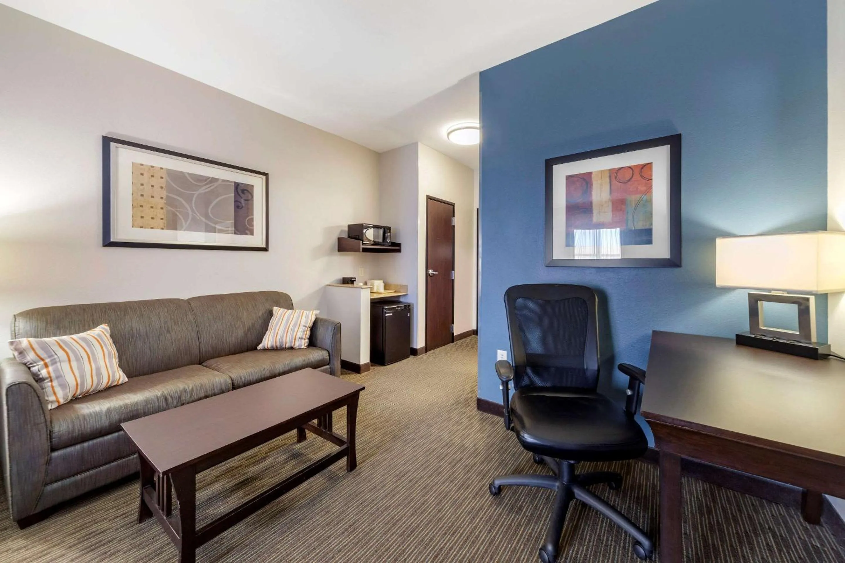 Photo of the whole room in Comfort Inn & Suites Oklahoma City West - I-40