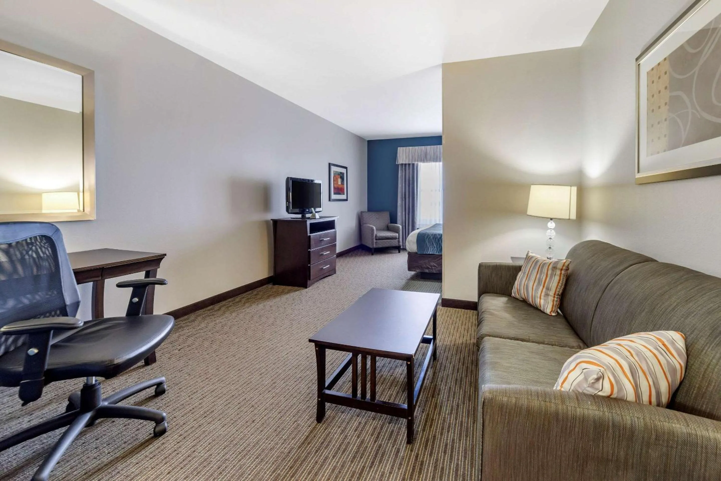 Photo of the whole room in Comfort Inn & Suites Oklahoma City West - I-40