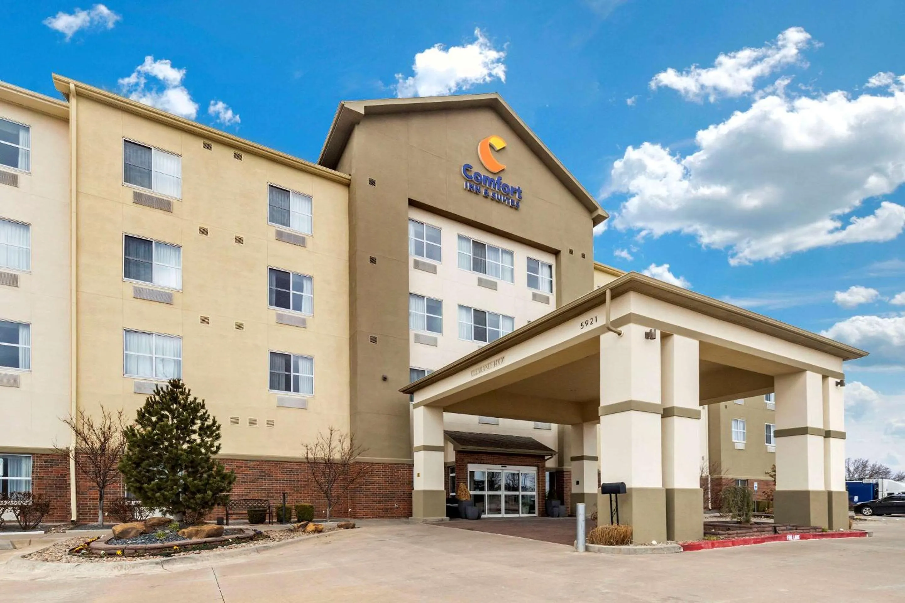 Property building in Comfort Inn & Suites Oklahoma City West - I-40