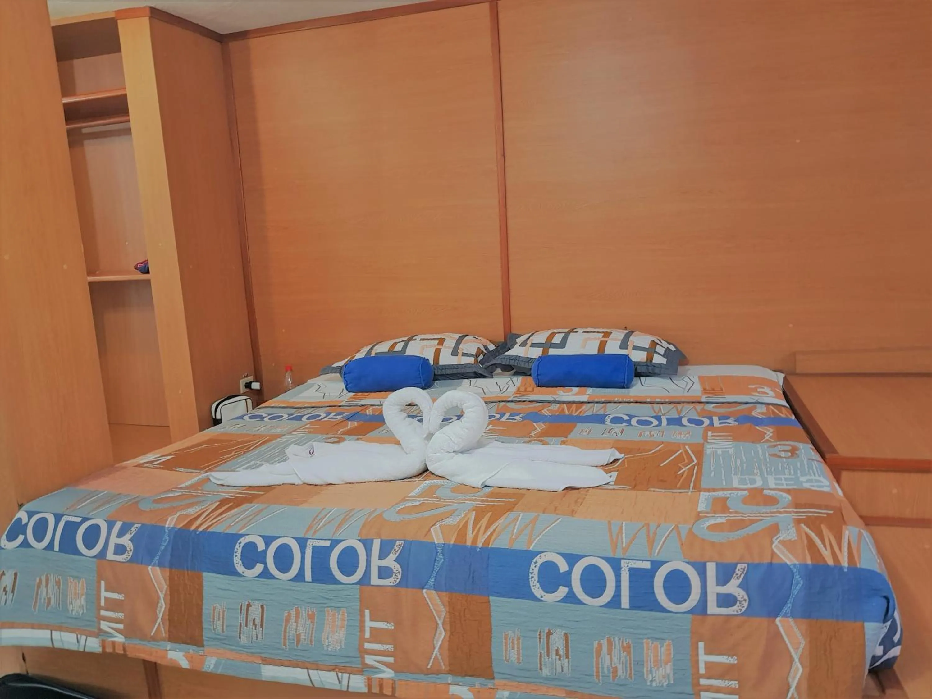 Bed in Galapagos Verde Azul