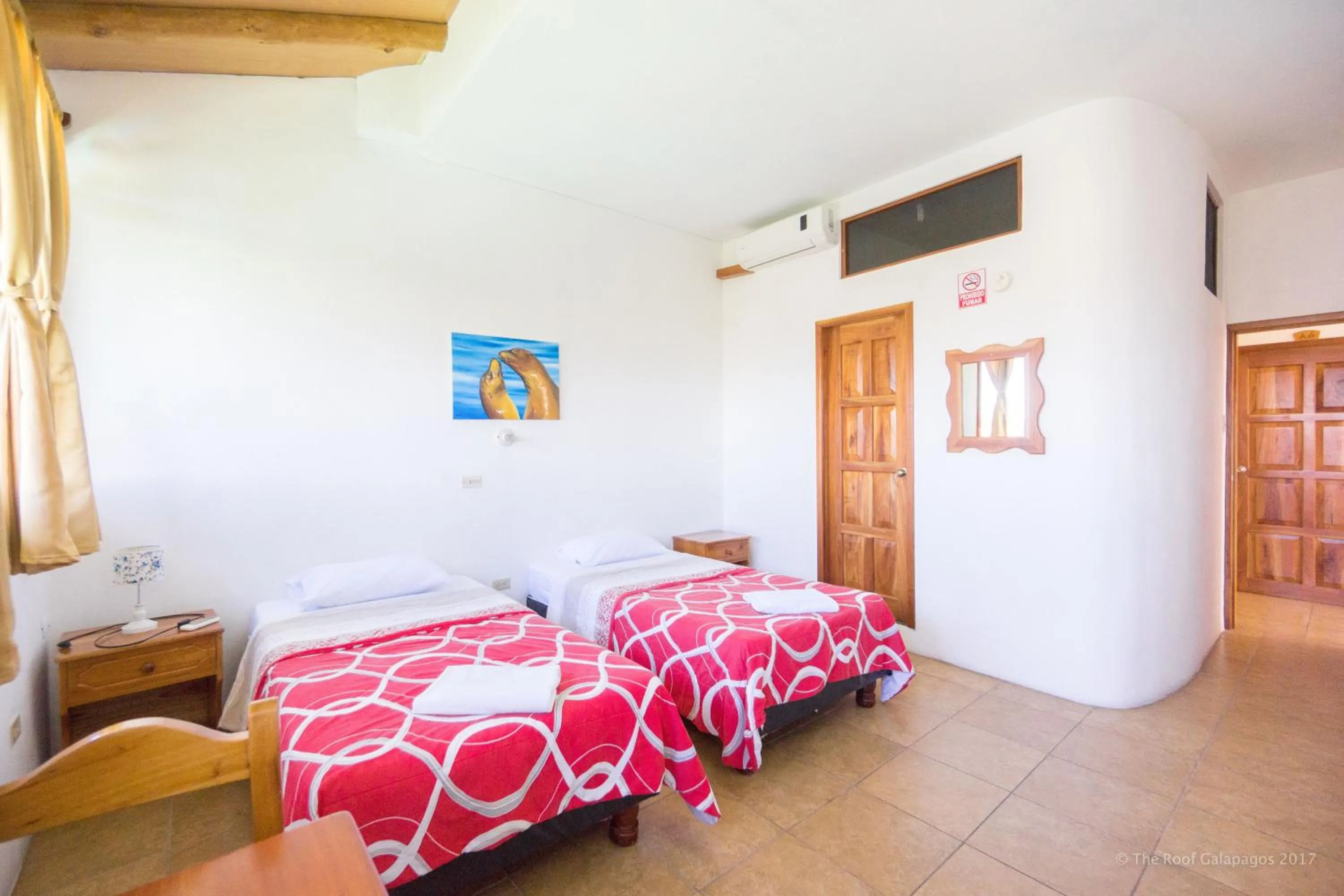 Photo of the whole room, Bed in Galapagos Verde Azul