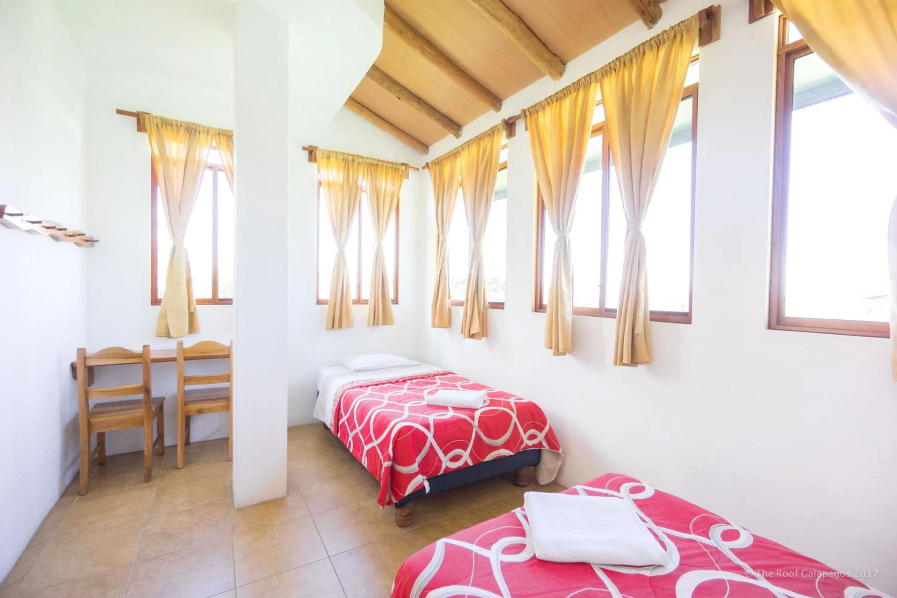 Photo of the whole room, Bed in Galapagos Verde Azul