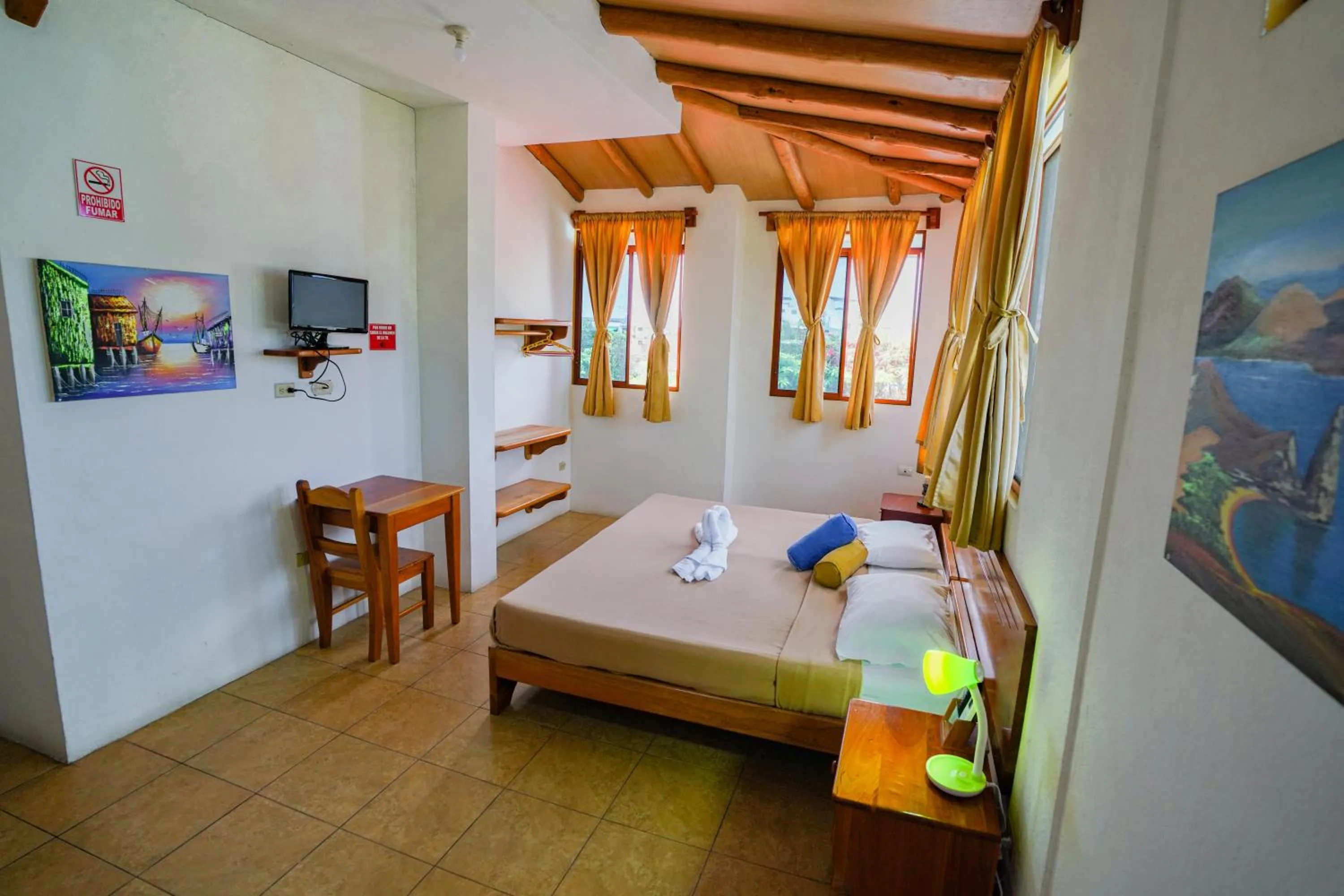 Bed in Galapagos Verde Azul