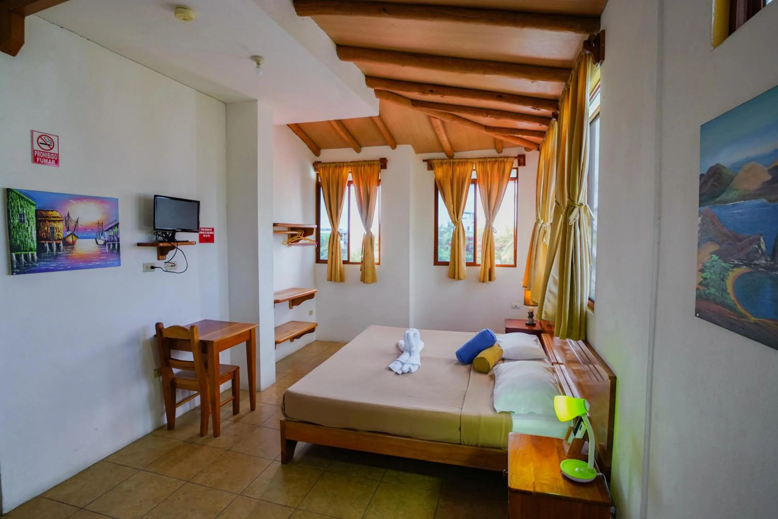 Bed in Galapagos Verde Azul