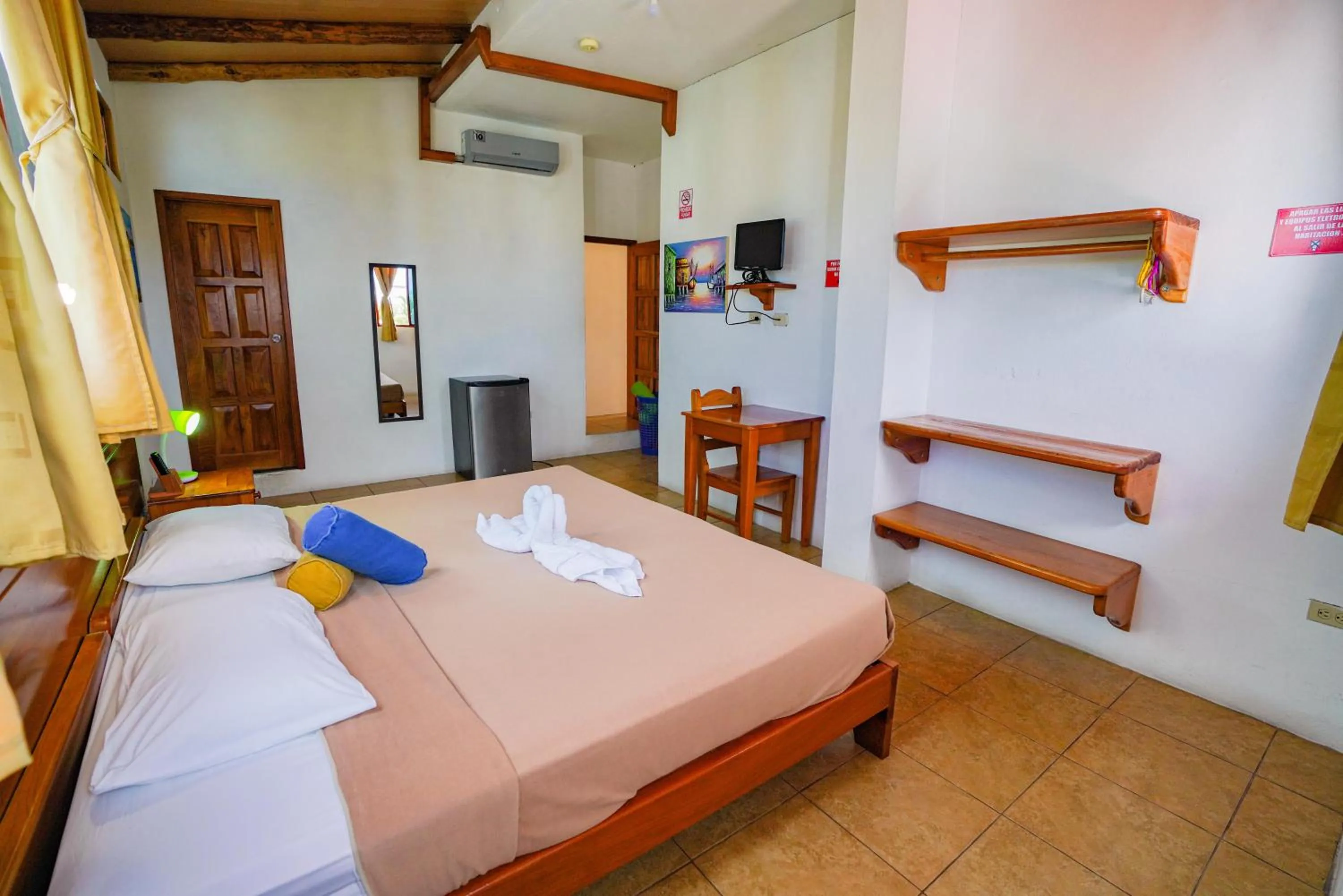 Bed in Galapagos Verde Azul