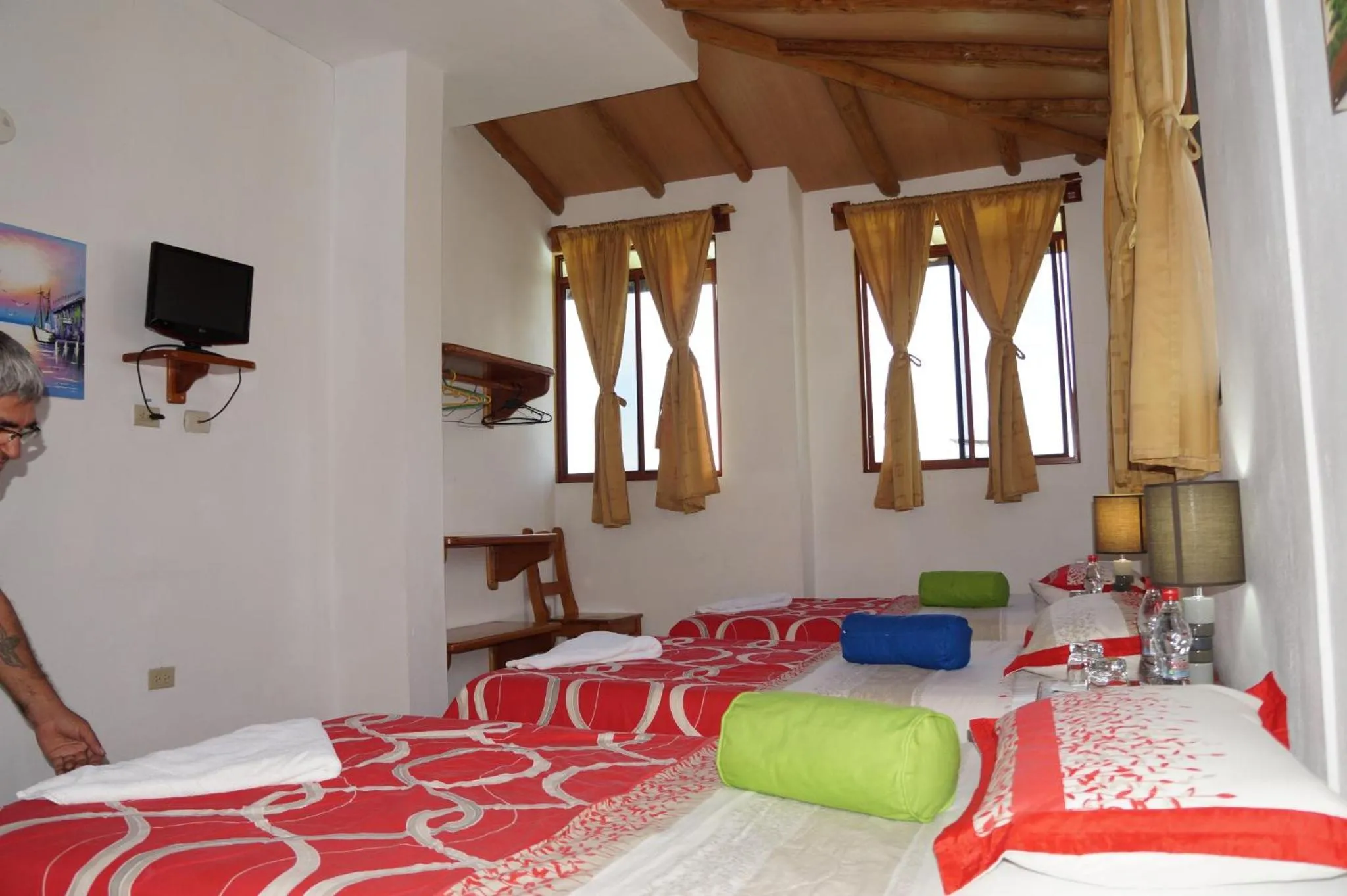 Bed in Galapagos Verde Azul