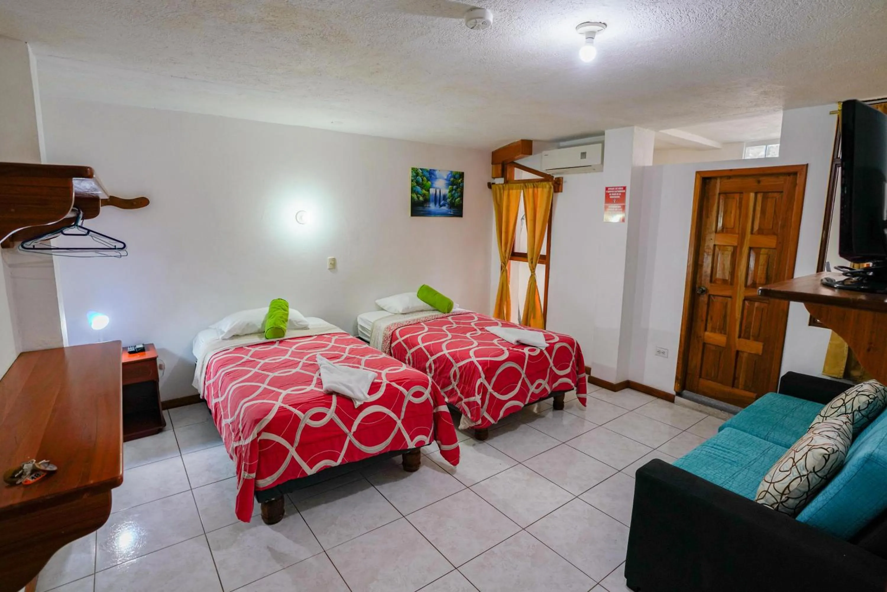 Bed in Galapagos Verde Azul