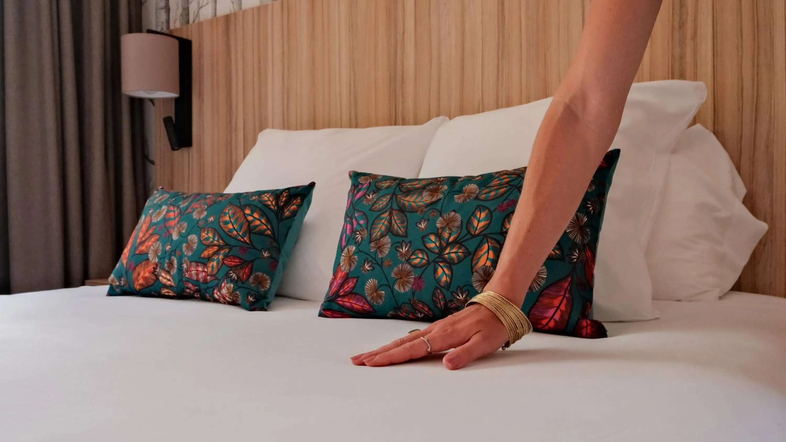 Bed in Le Bois d'Imbert - Memory Collection