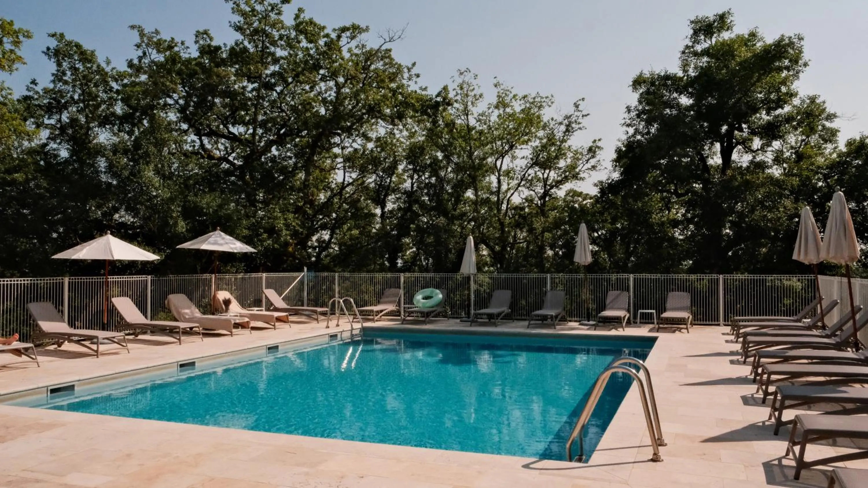 Swimming pool in Le Bois d'Imbert - Memory Collection