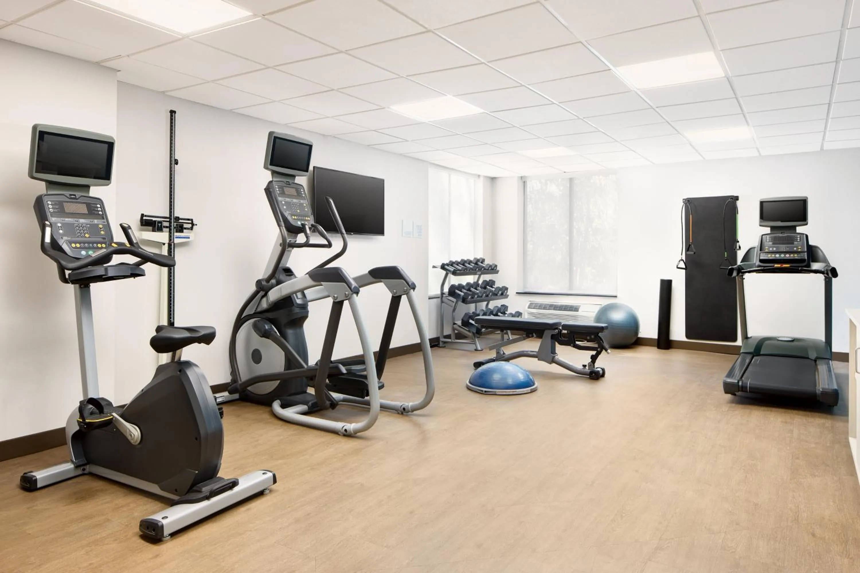 Fitness centre/facilities in Holiday Inn Express & Suites - Atlanta - Tucker Northlake by IHG