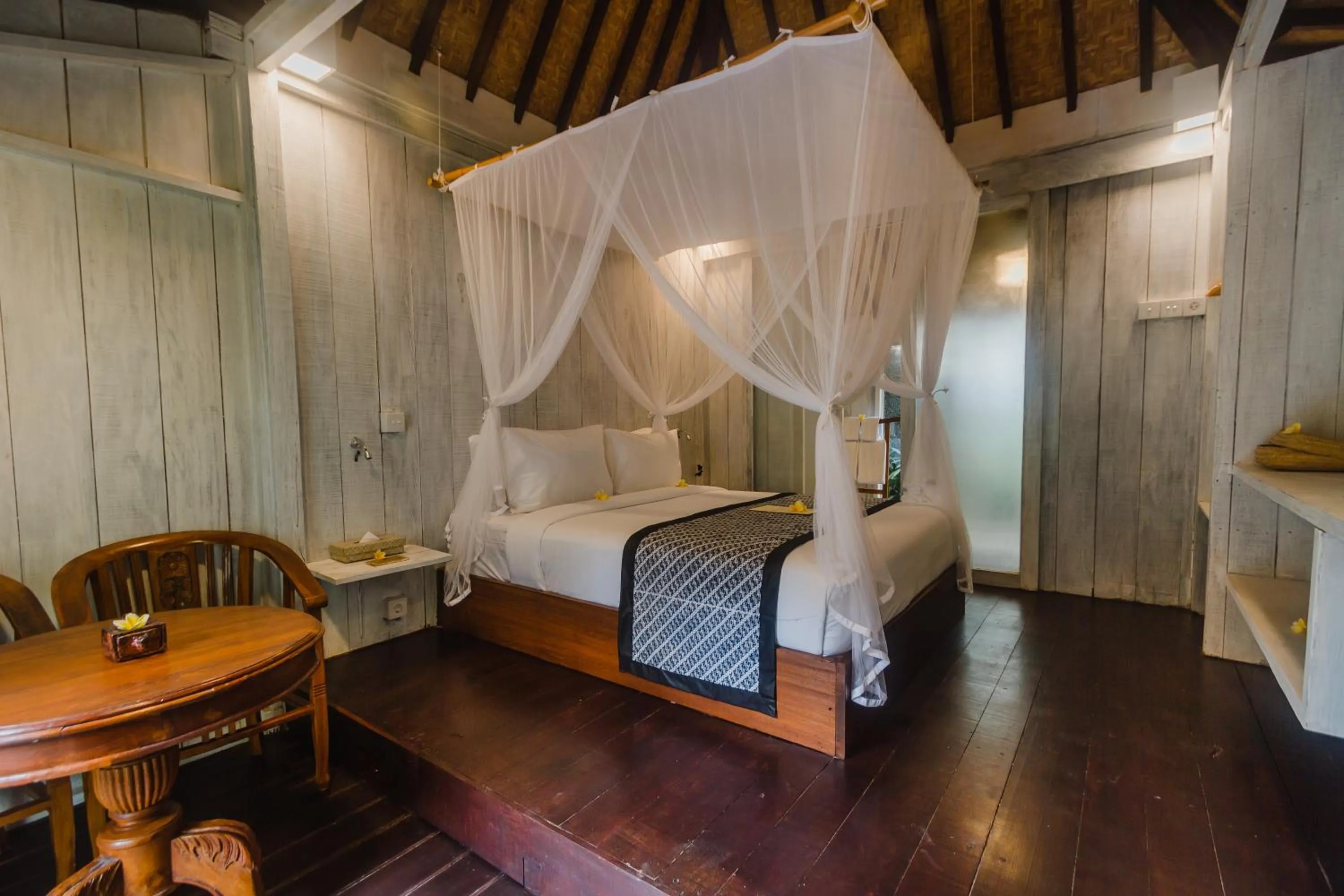 Bedroom, Bed in Green Taman Ubud by Prasi